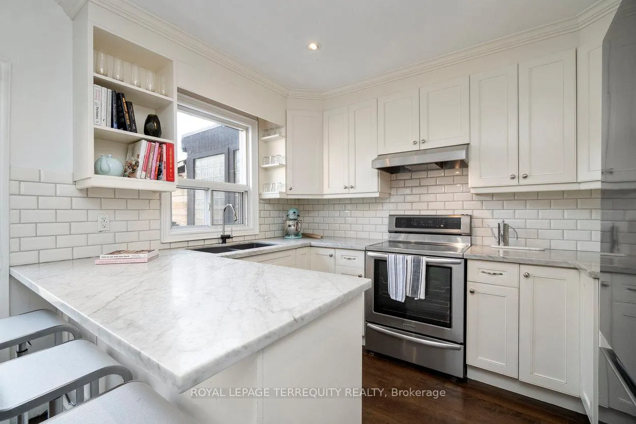 Photo 15 of 261 Blackthorn Avenue, Toronto, Weston-Pellam Park — HOMEH