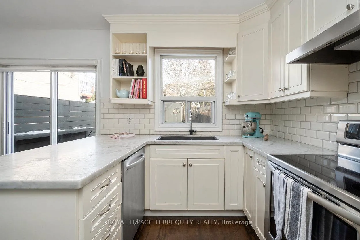 Photo 16 of 261 Blackthorn Avenue, Toronto, Weston-Pellam Park — HOMEH