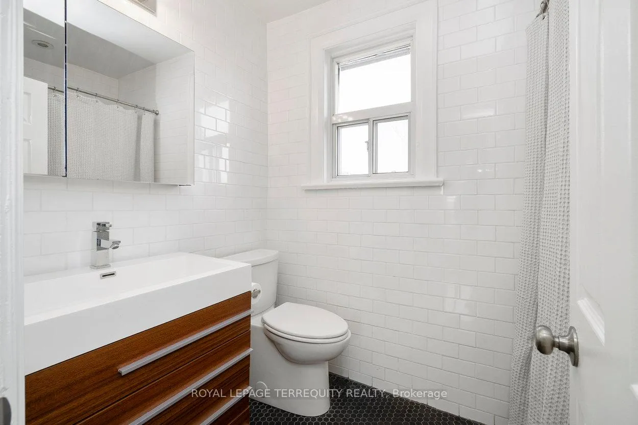 Photo 22 of 261 Blackthorn Avenue, Toronto, Weston-Pellam Park — HOMEH
