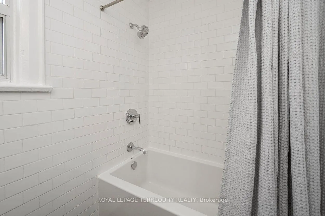 Photo 23 of 261 Blackthorn Avenue, Toronto, Weston-Pellam Park — HOMEH