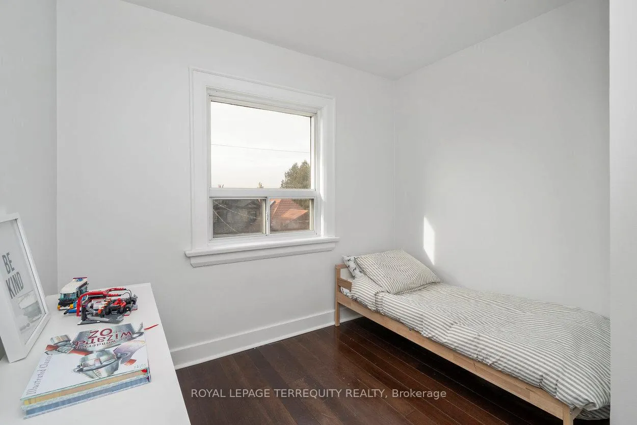 Photo 26 of 261 Blackthorn Avenue, Toronto, Weston-Pellam Park — HOMEH