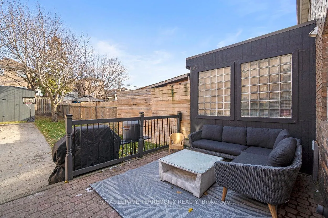 Photo 33 of 261 Blackthorn Avenue, Toronto, Weston-Pellam Park — HOMEH