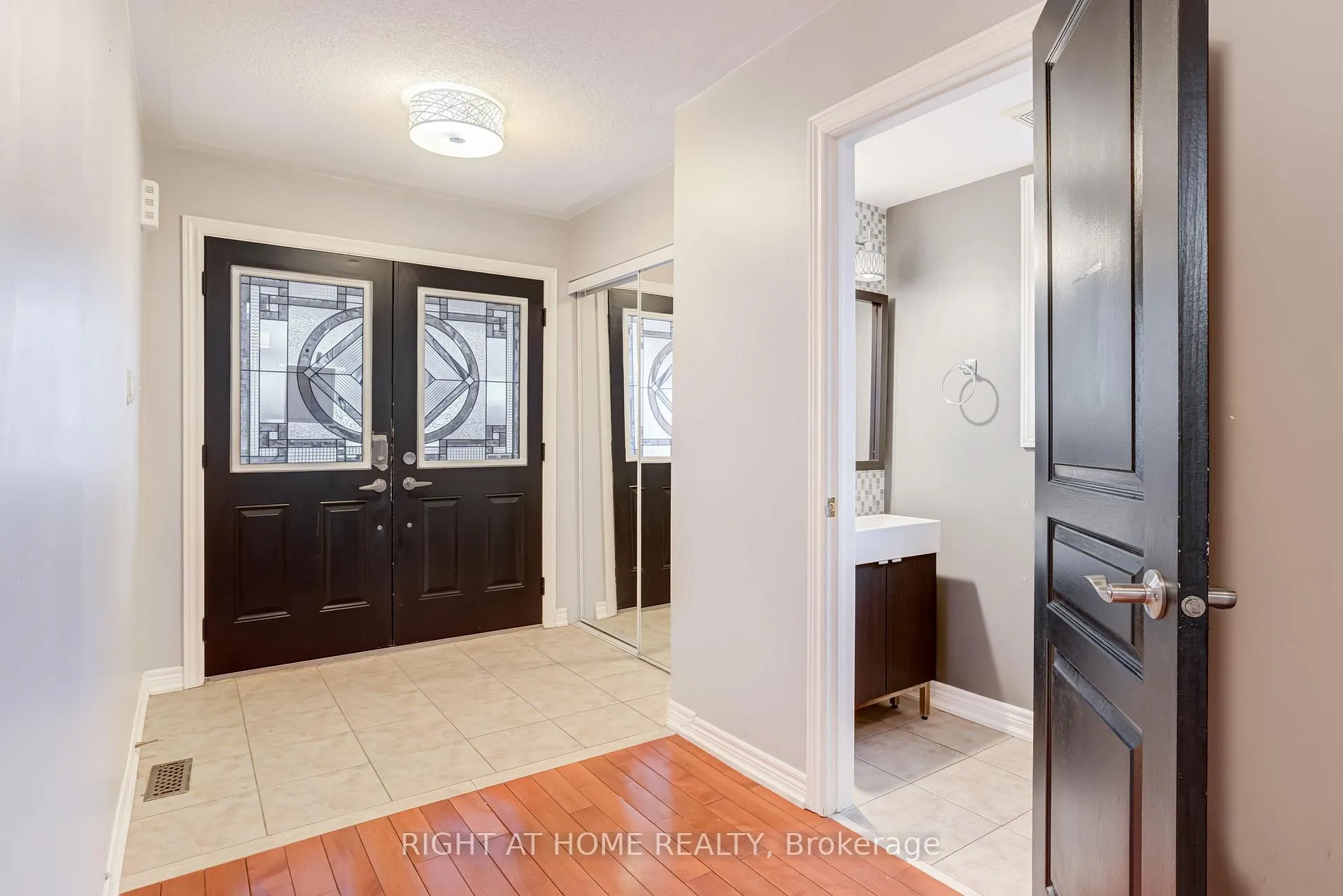 Photo 3 of 4 Whitefoot Crescent, Ajax, South East — HOMEH