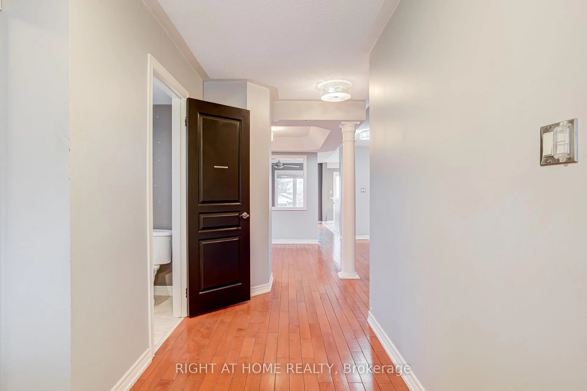 Photo 5 of 4 Whitefoot Crescent, Ajax, South East — HOMEH