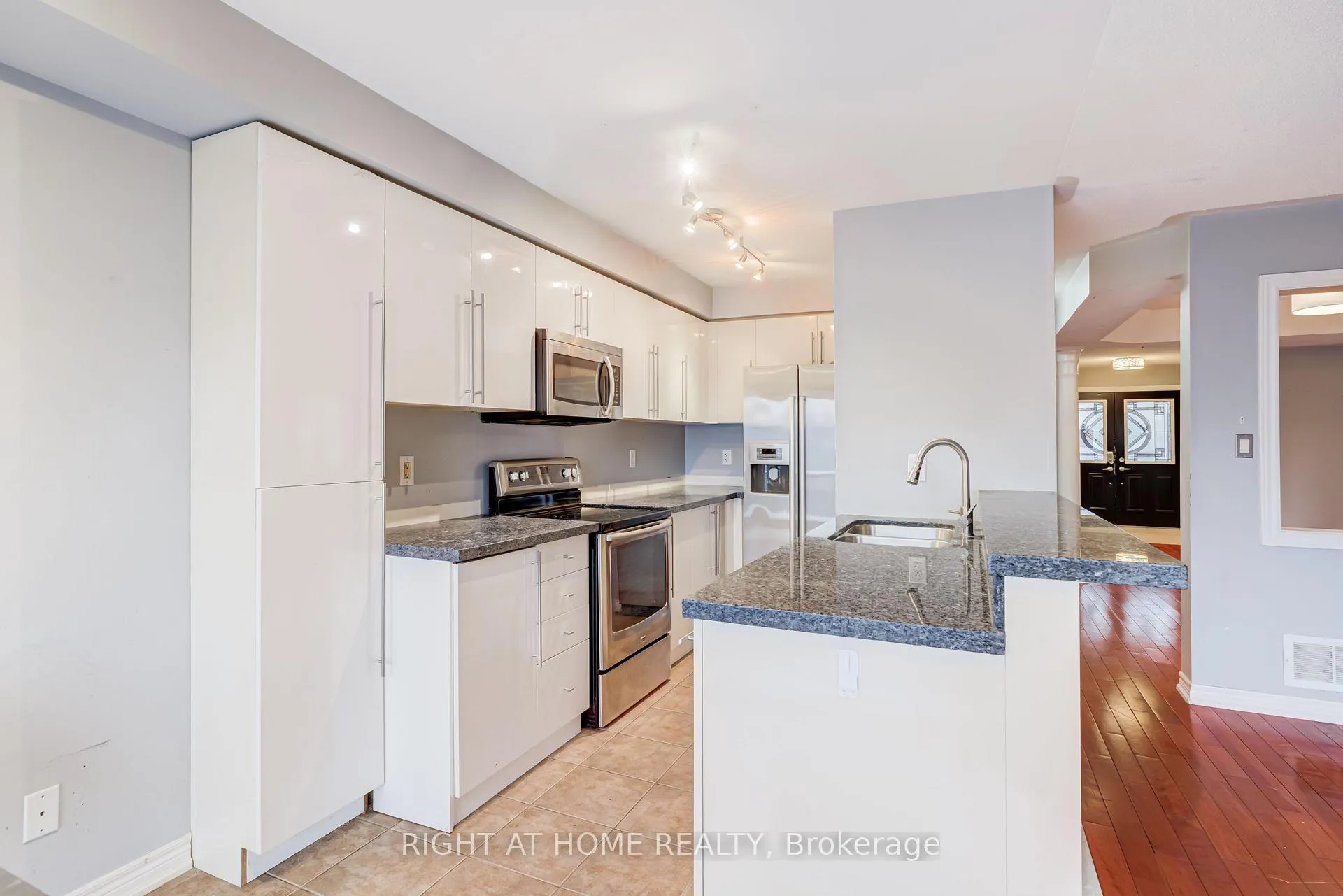 Photo 22 of 4 Whitefoot Crescent, Ajax, South East — HOMEH