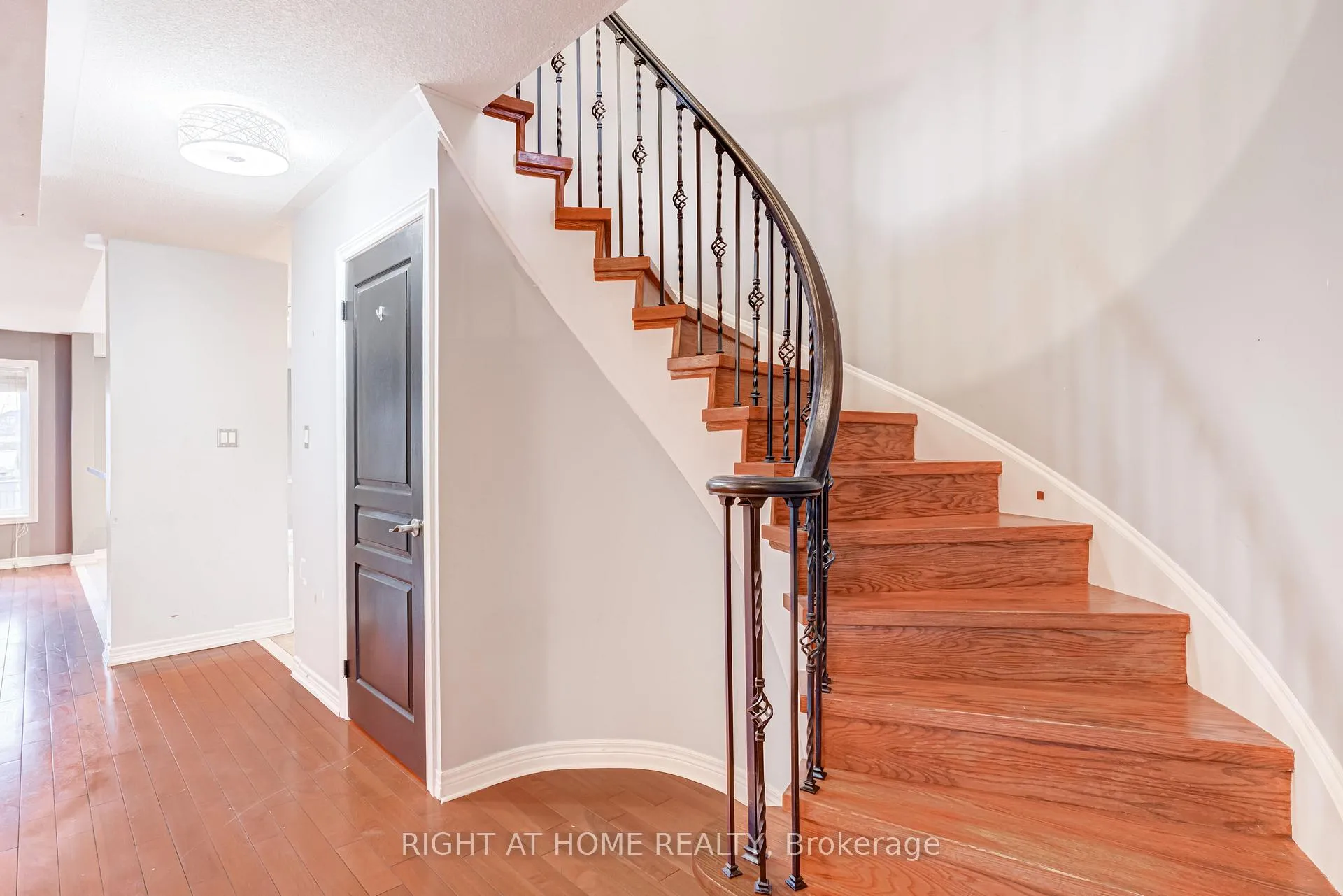 Photo 28 of 4 Whitefoot Crescent, Ajax, South East — HOMEH