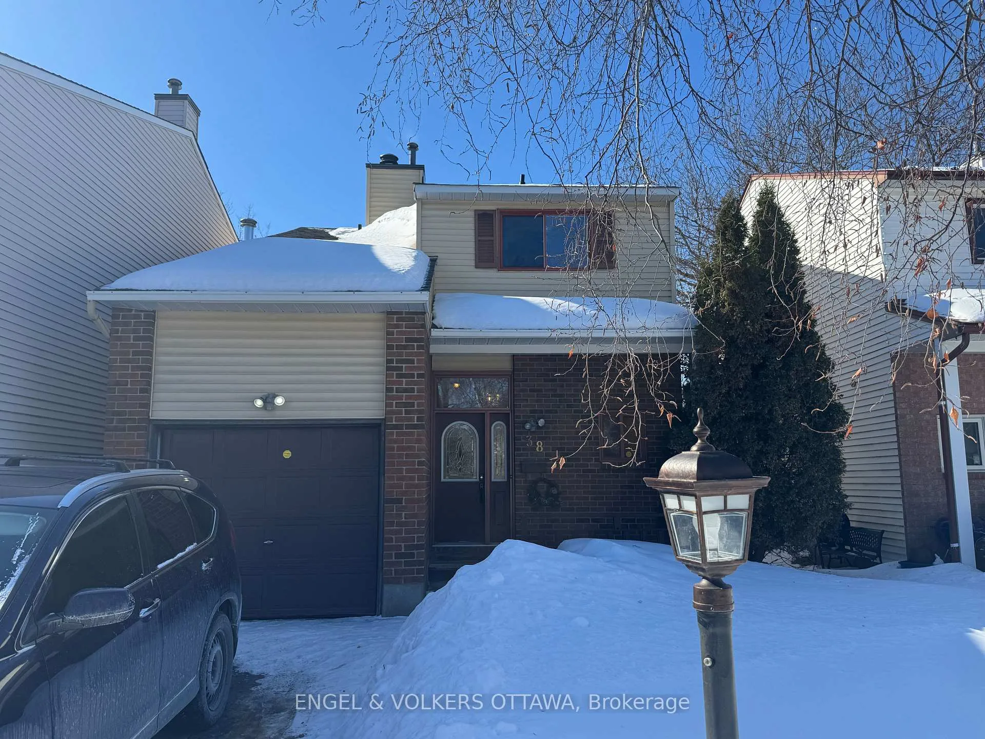 Photo 1 of 38 Chester Crescent, Ottawa, Barrhaven - On the Green — HOMEH