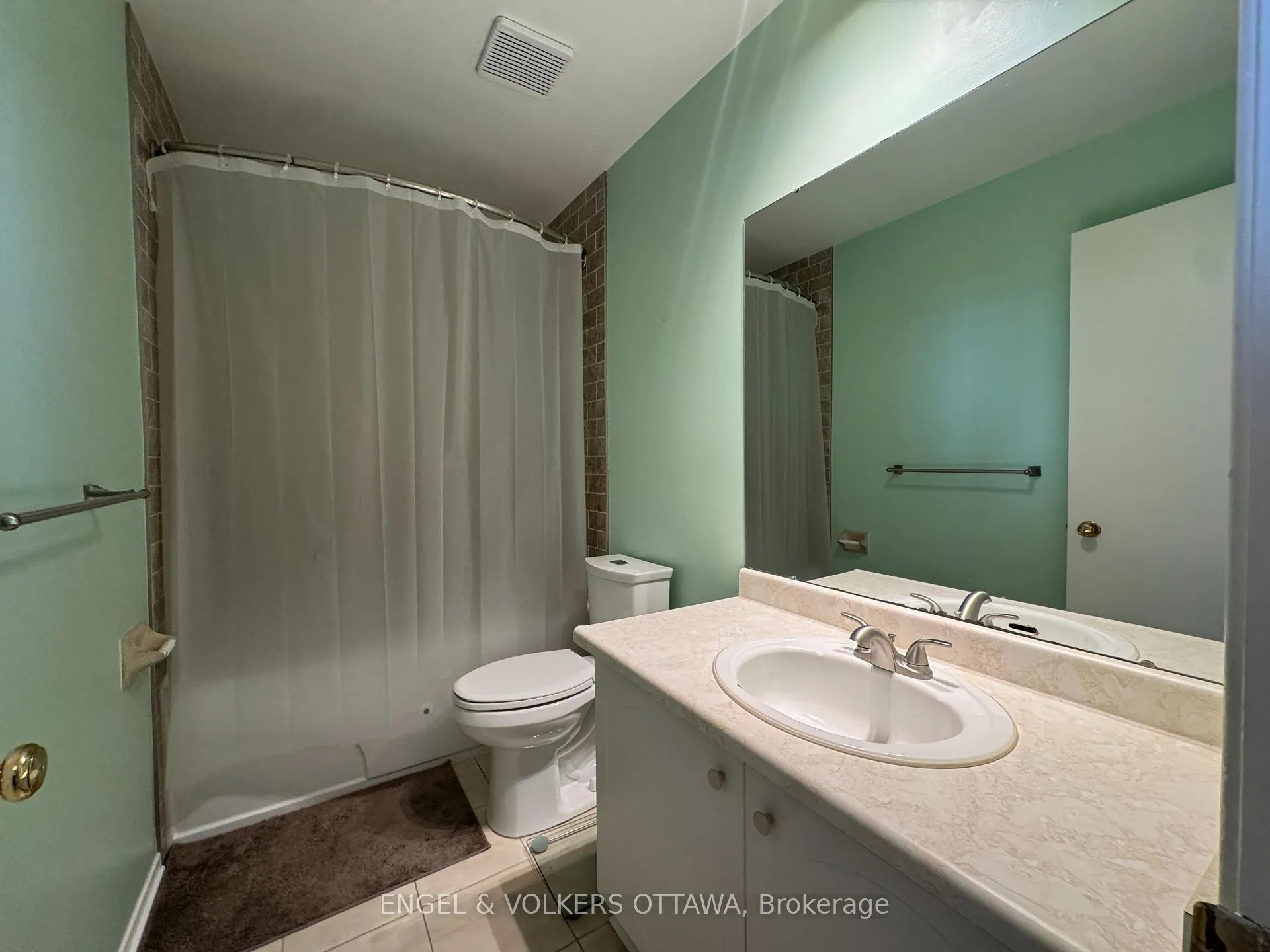 Photo 10 of 38 Chester Crescent, Ottawa, Barrhaven - On the Green — HOMEH