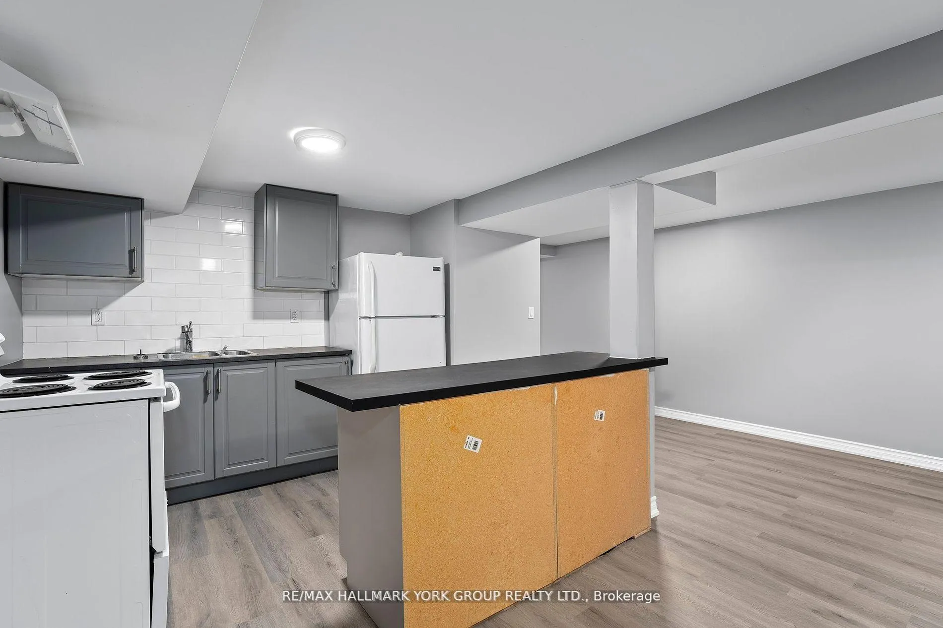 Photo 5 of Unit Lower, 25A College Crescent, Barrie, Grove East — HOMEH