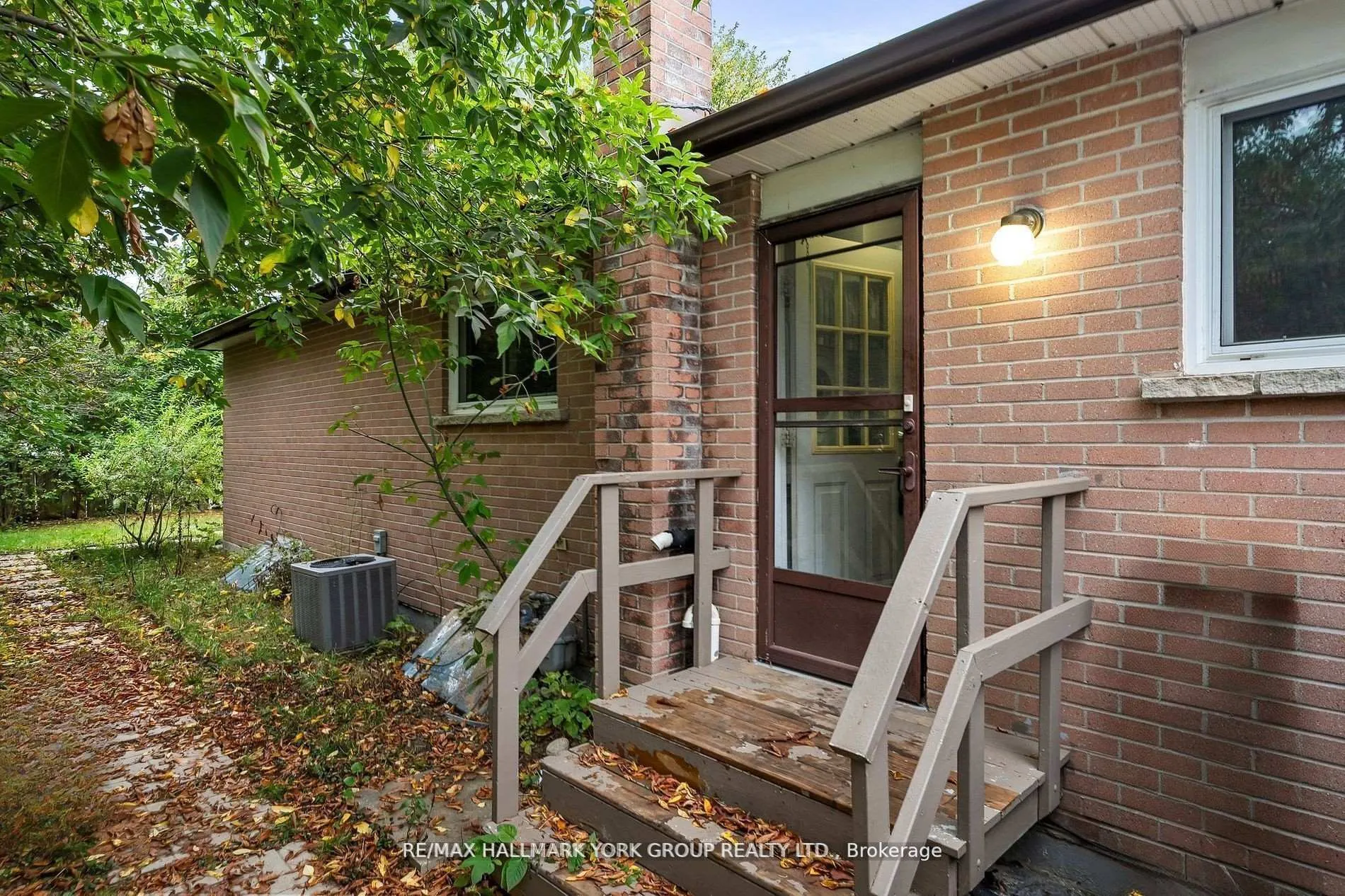 Photo 16 of Unit Lower, 25A College Crescent, Barrie, Grove East — HOMEH