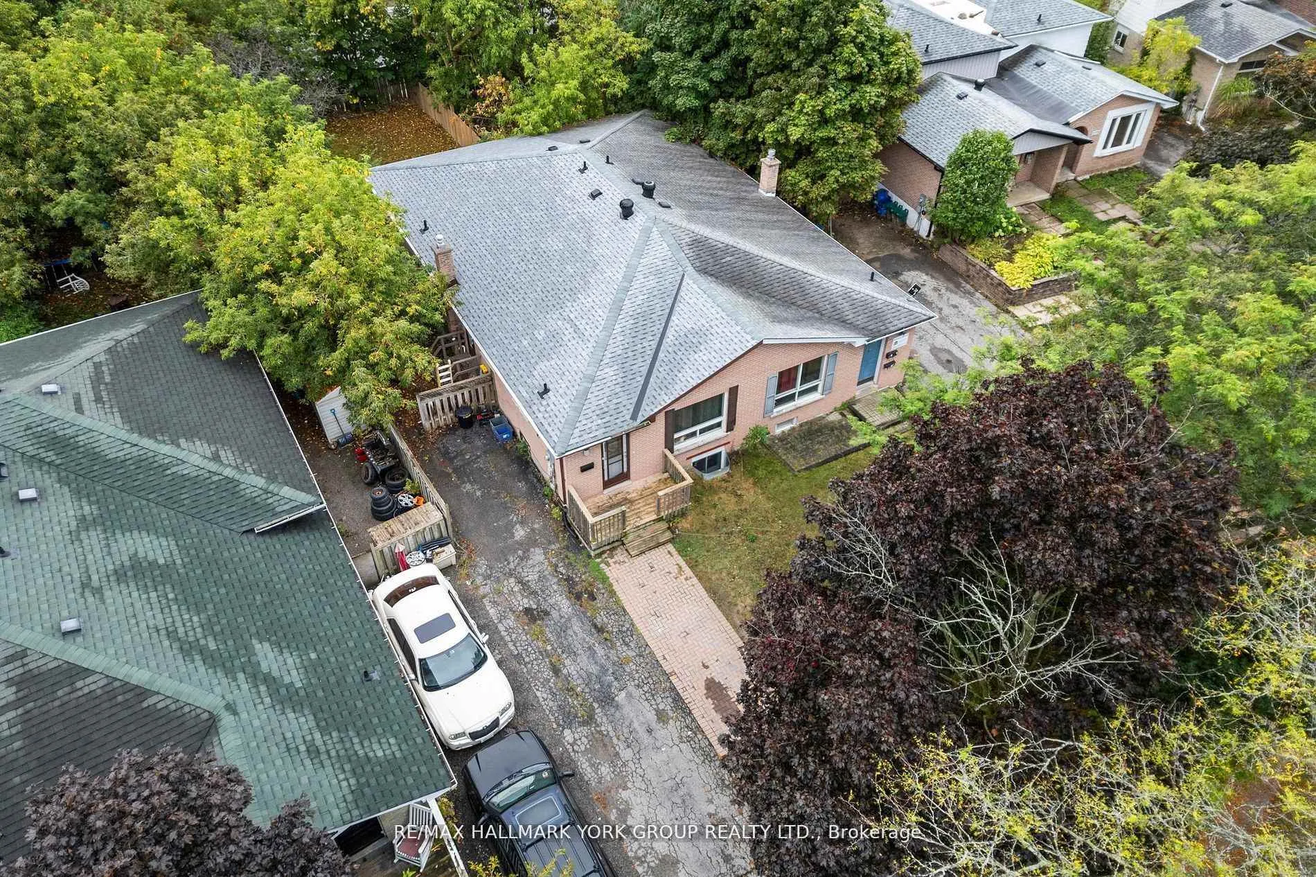 Photo 21 of Unit Lower, 25A College Crescent, Barrie, Grove East — HOMEH