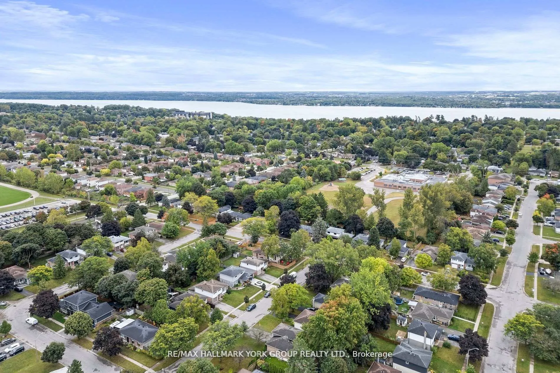 Photo 25 of Unit Lower, 25A College Crescent, Barrie, Grove East — HOMEH