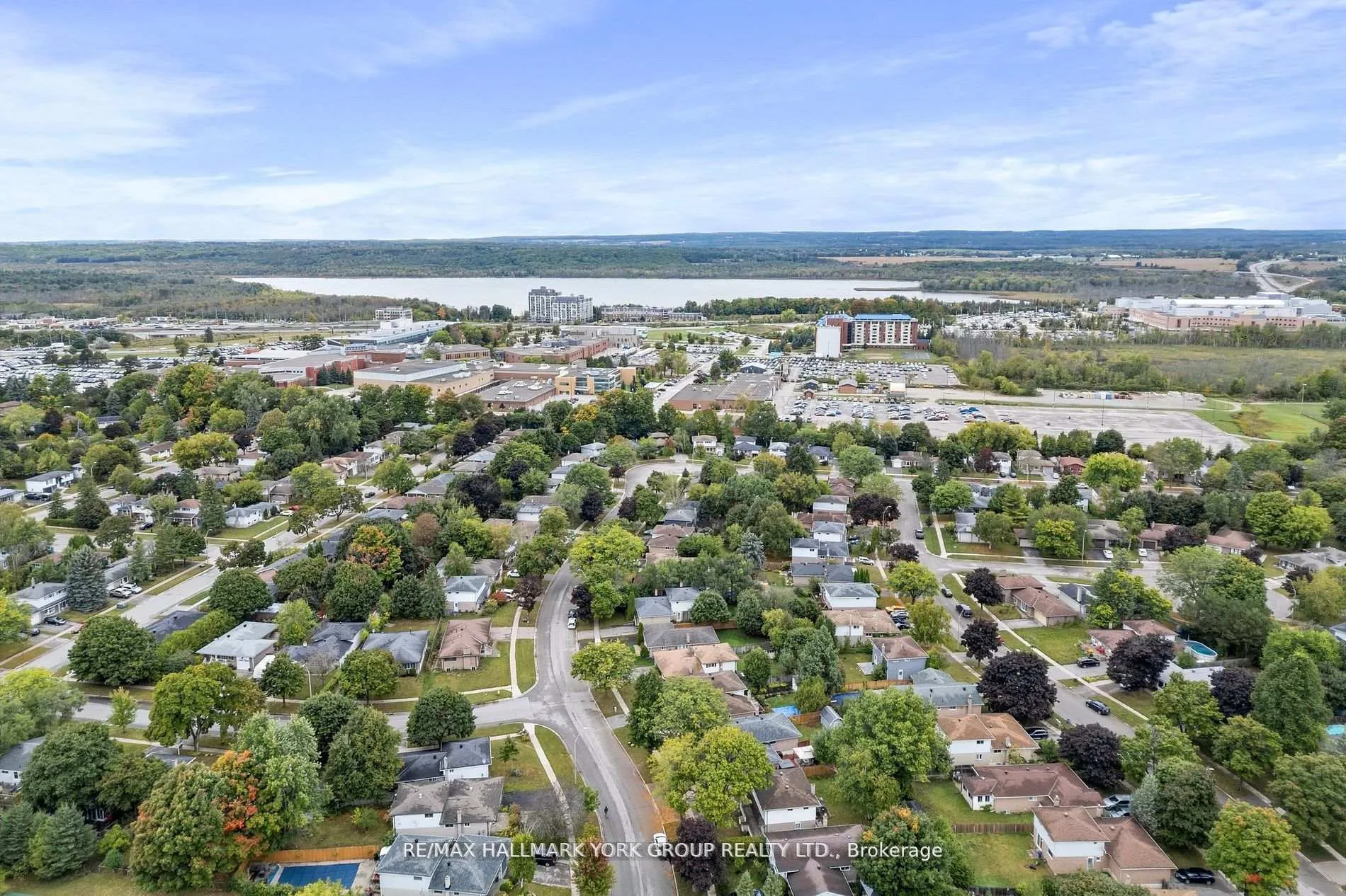 Photo 26 of Unit Lower, 25A College Crescent, Barrie, Grove East — HOMEH