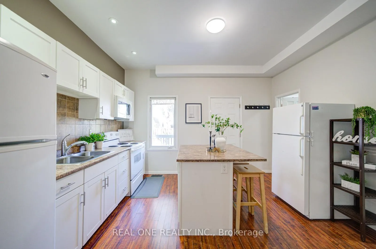 Photo 9 of 102 Royal Avenue, Hamilton, Ainslie Wood — HOMEH