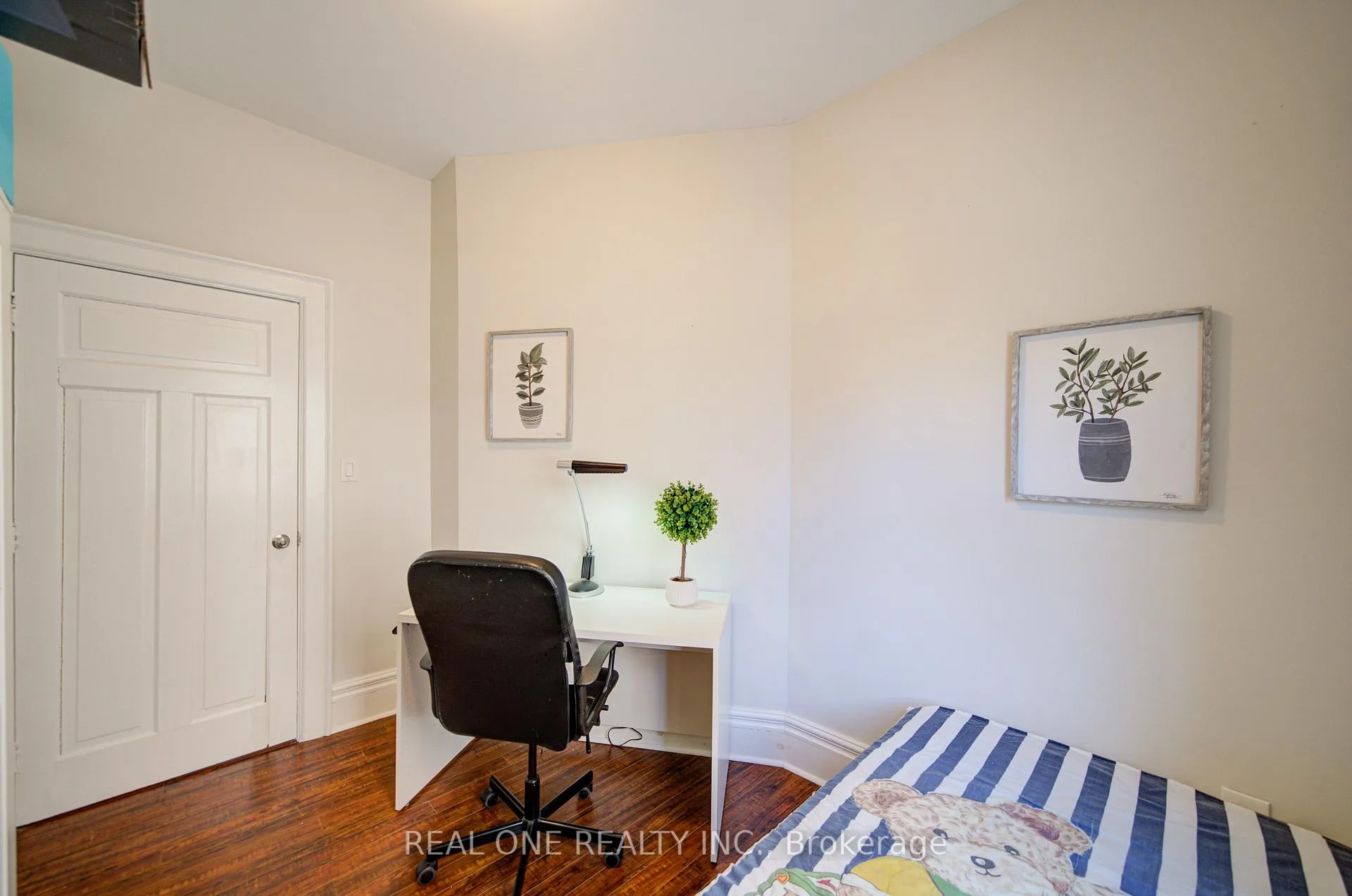 Photo 22 of 102 Royal Avenue, Hamilton, Ainslie Wood — HOMEH