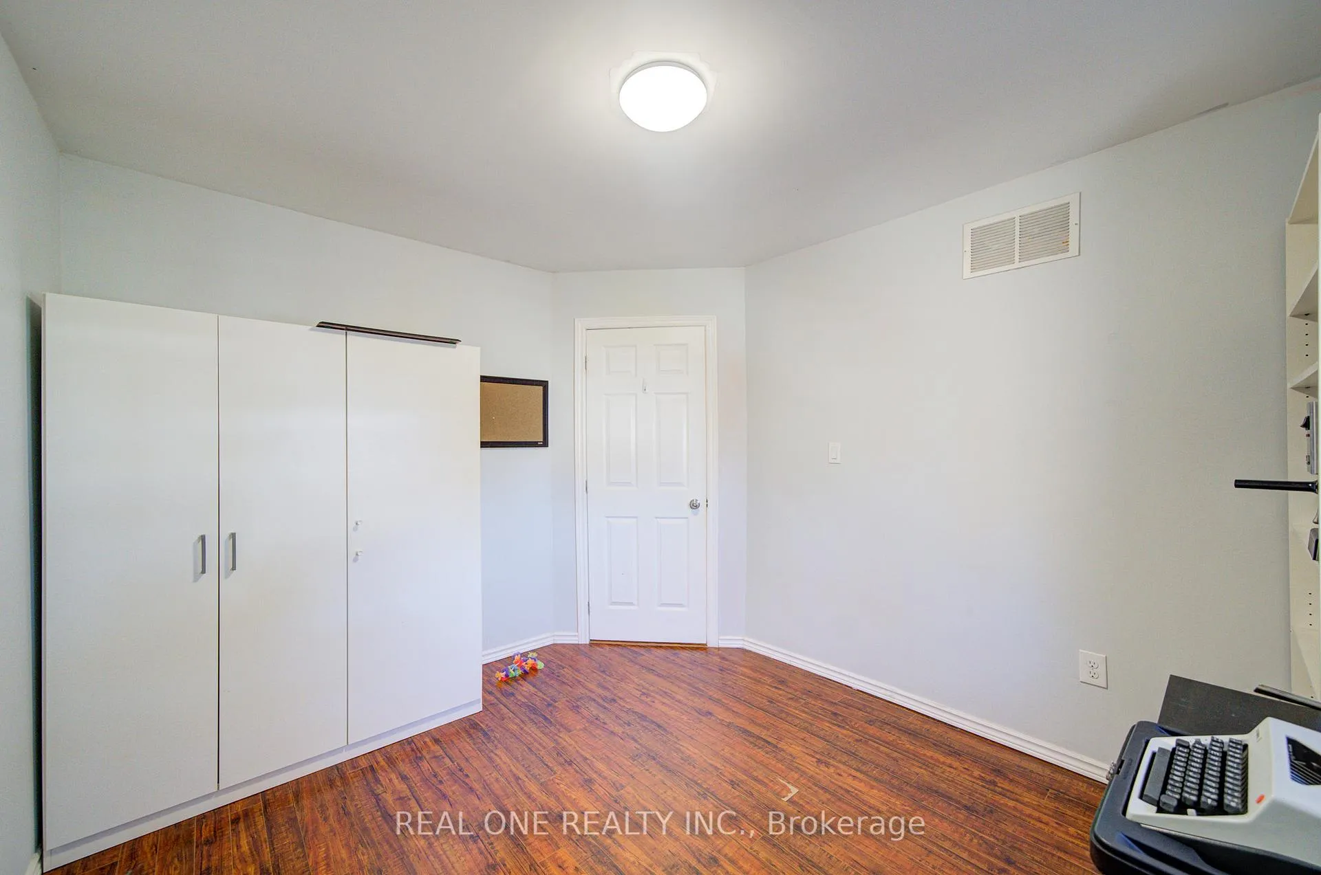 Photo 32 of 102 Royal Avenue, Hamilton, Ainslie Wood — HOMEH