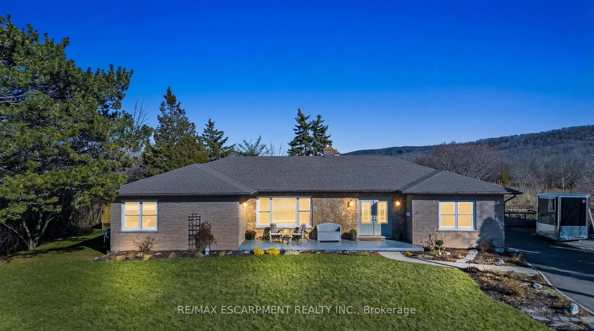 Photo 1 of 27 Cline Mountain Road S, Grimsby, Grimsby West — HOMEH