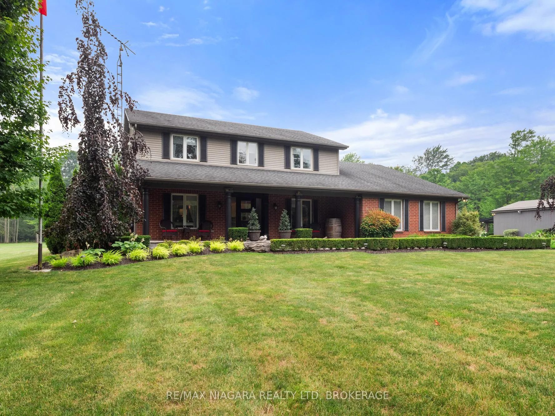 Photo 3 of 2738 Moyer Street, Pelham, North Pelham — HOMEH