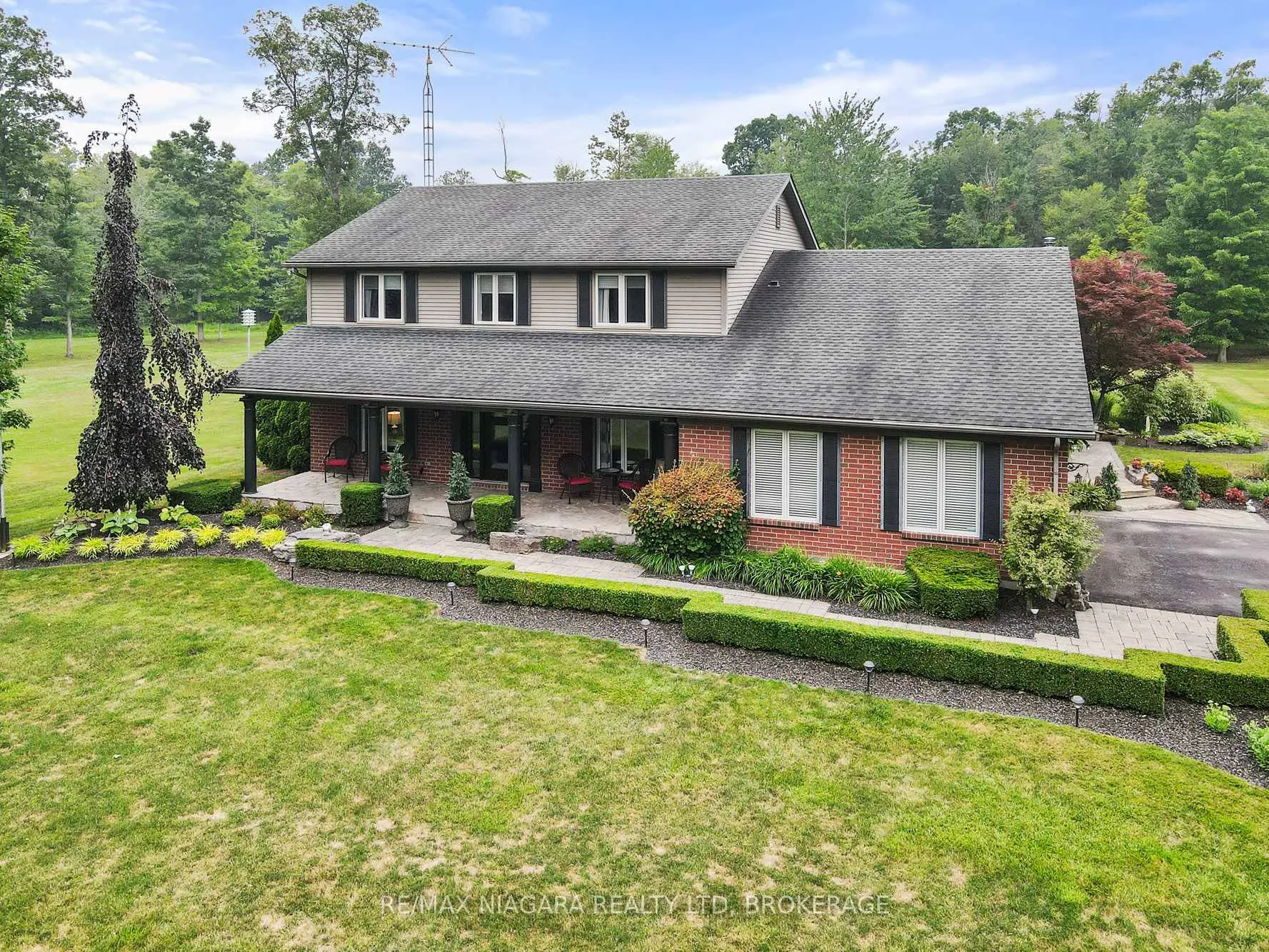 Photo 4 of 2738 Moyer Street, Pelham, North Pelham — HOMEH