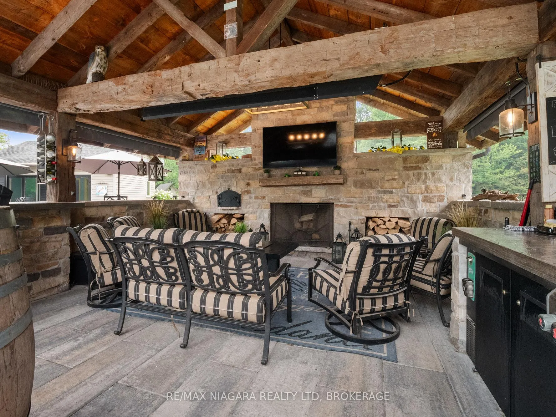 Photo 7 of 2738 Moyer Street, Pelham, North Pelham — HOMEH