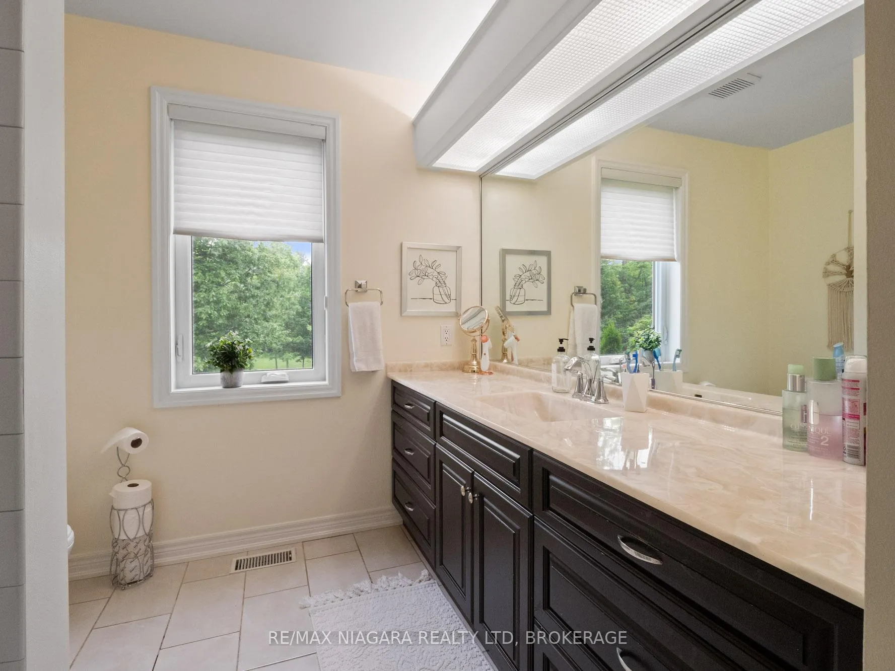 Photo 30 of 2738 Moyer Street, Pelham, North Pelham — HOMEH