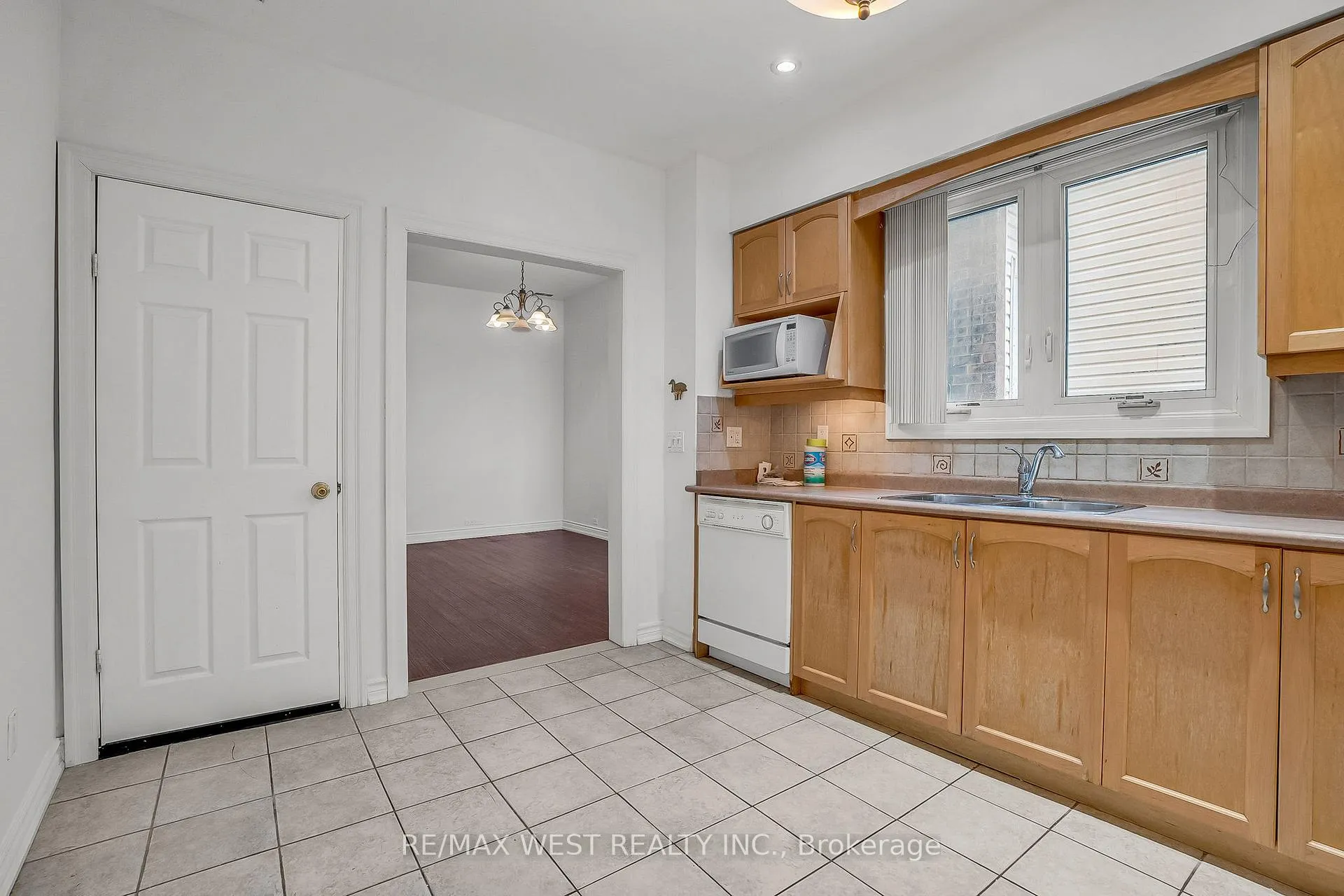 Photo 21 of 472 Symington Avenue, Toronto, Weston-Pellam Park — HOMEH