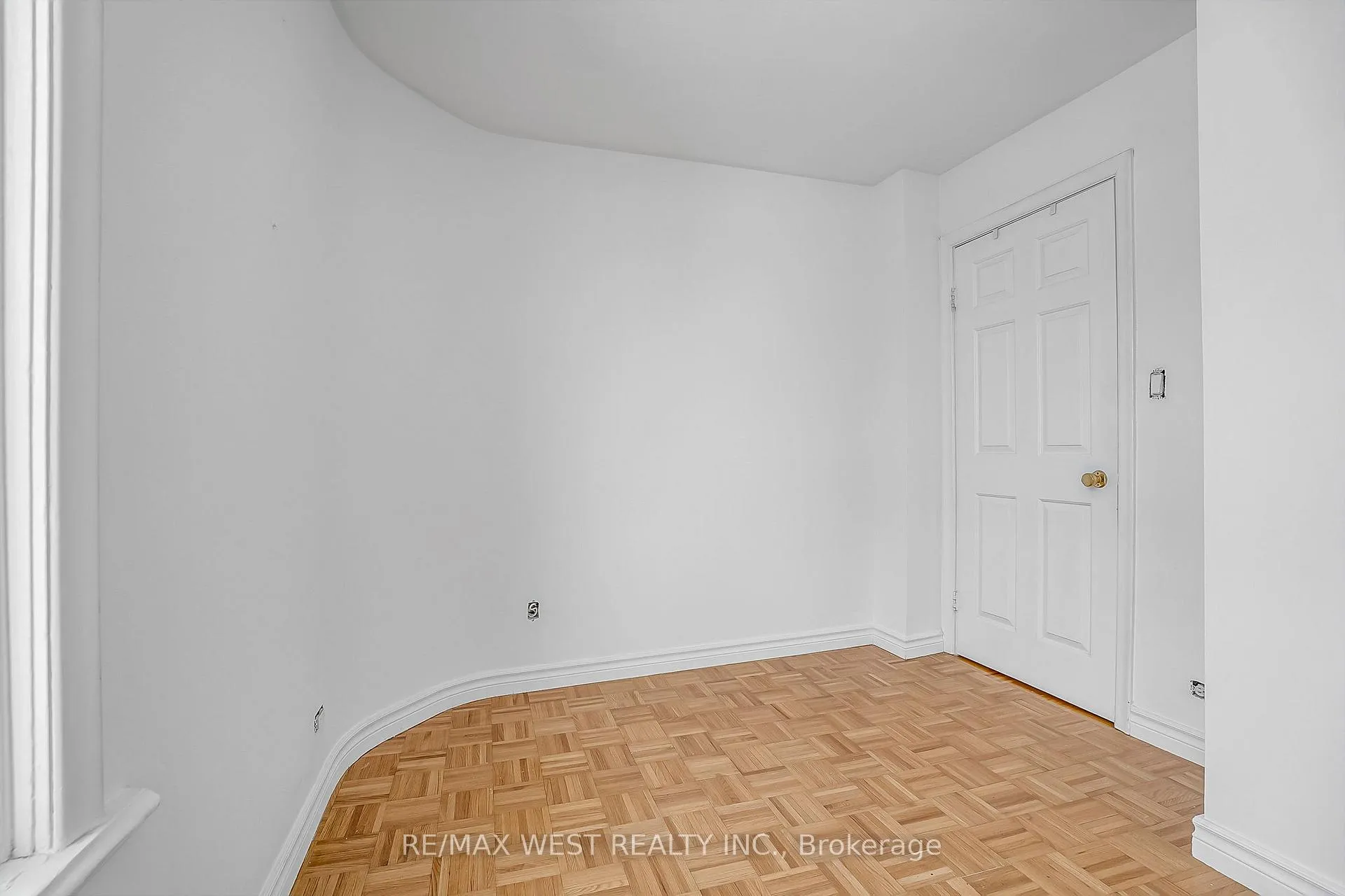 Photo 33 of 472 Symington Avenue, Toronto, Weston-Pellam Park — HOMEH