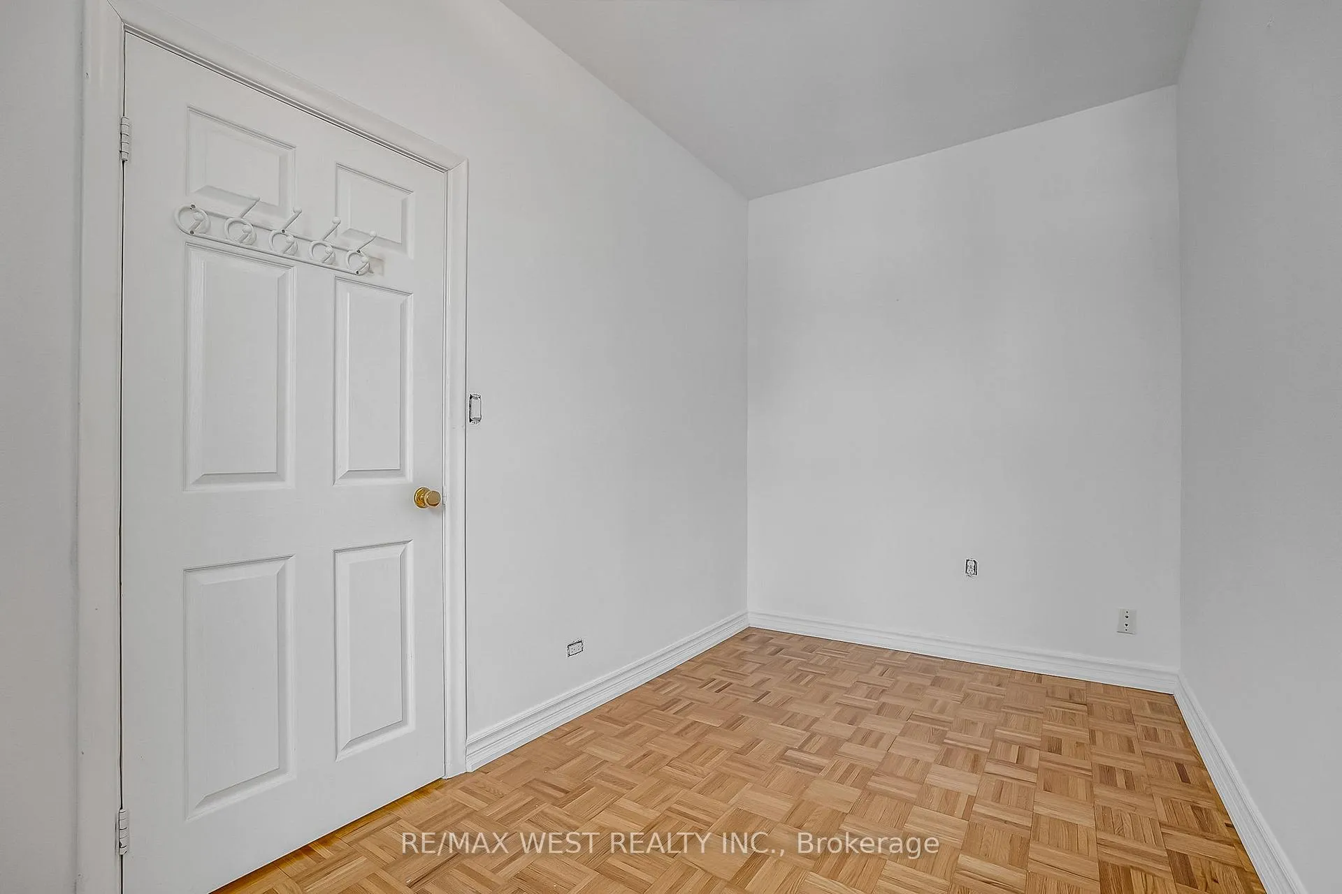 Photo 34 of 472 Symington Avenue, Toronto, Weston-Pellam Park — HOMEH