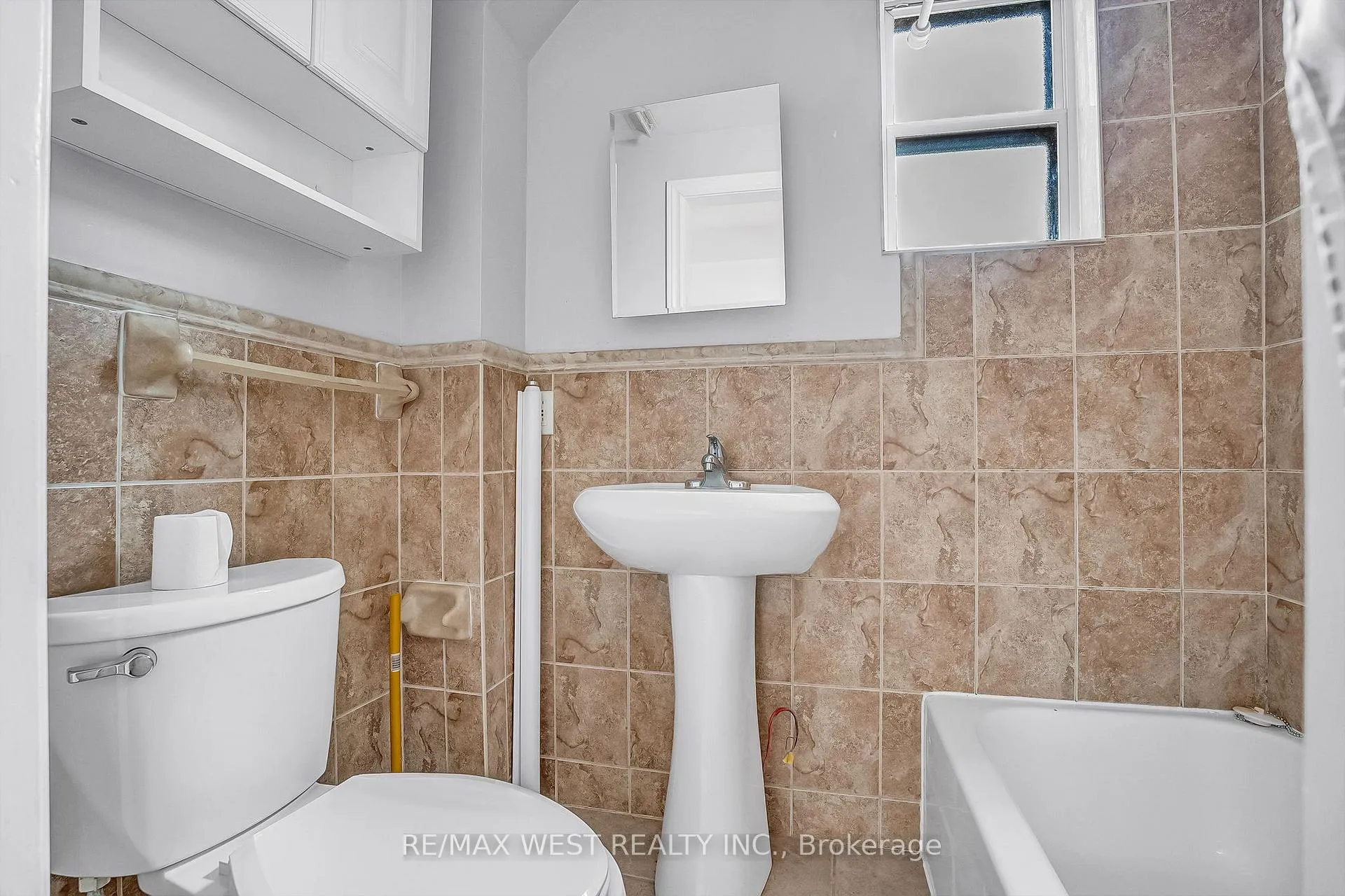 Photo 39 of 472 Symington Avenue, Toronto, Weston-Pellam Park — HOMEH