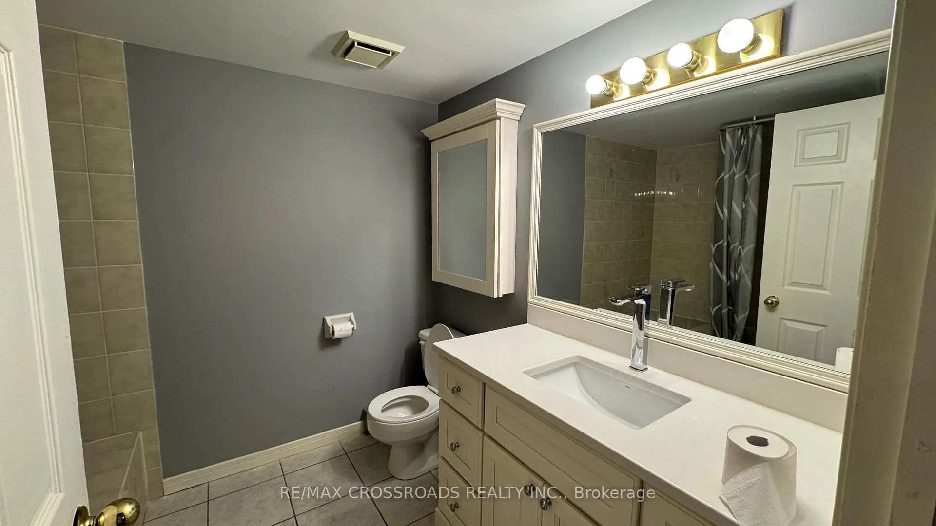 Photo 10 of Unit 501, 80 Athol Street E, Oshawa, Central — HOMEH