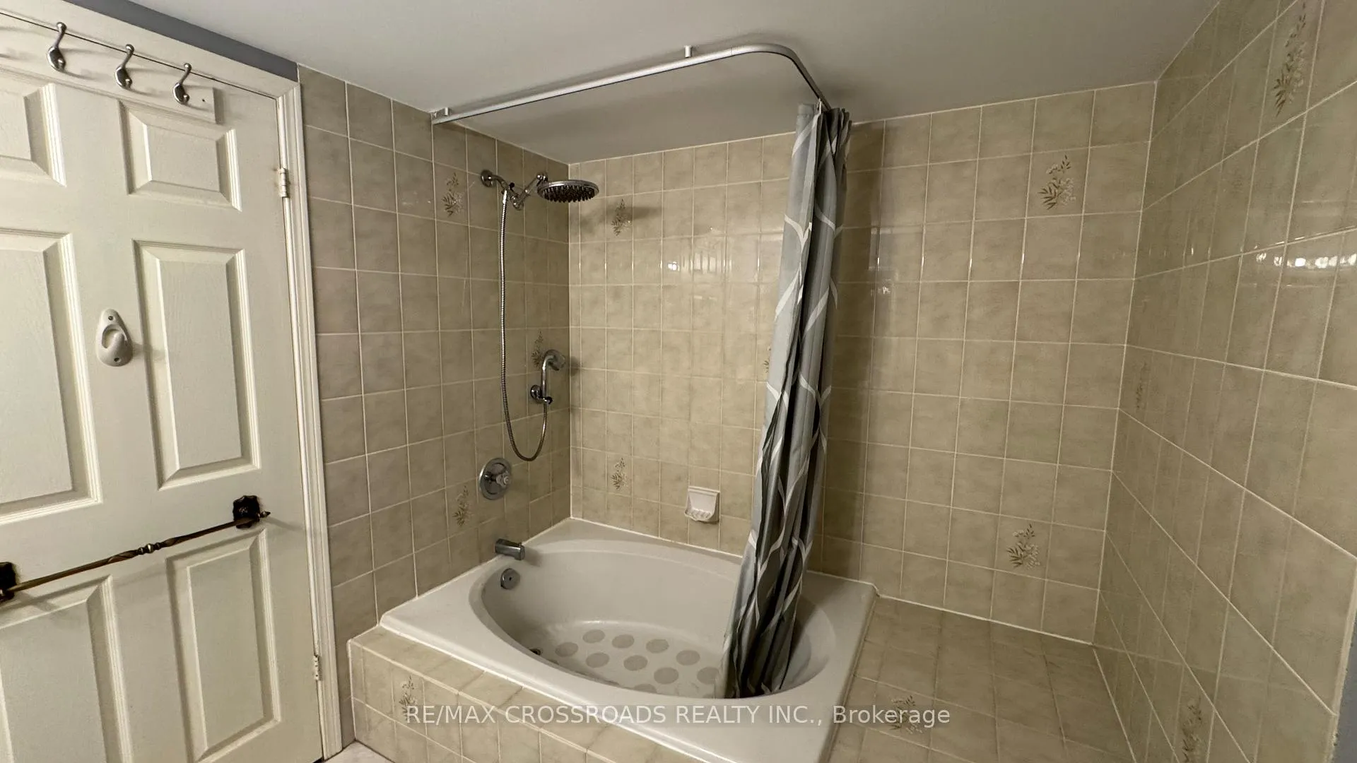 Photo 11 of Unit 501, 80 Athol Street E, Oshawa, Central — HOMEH