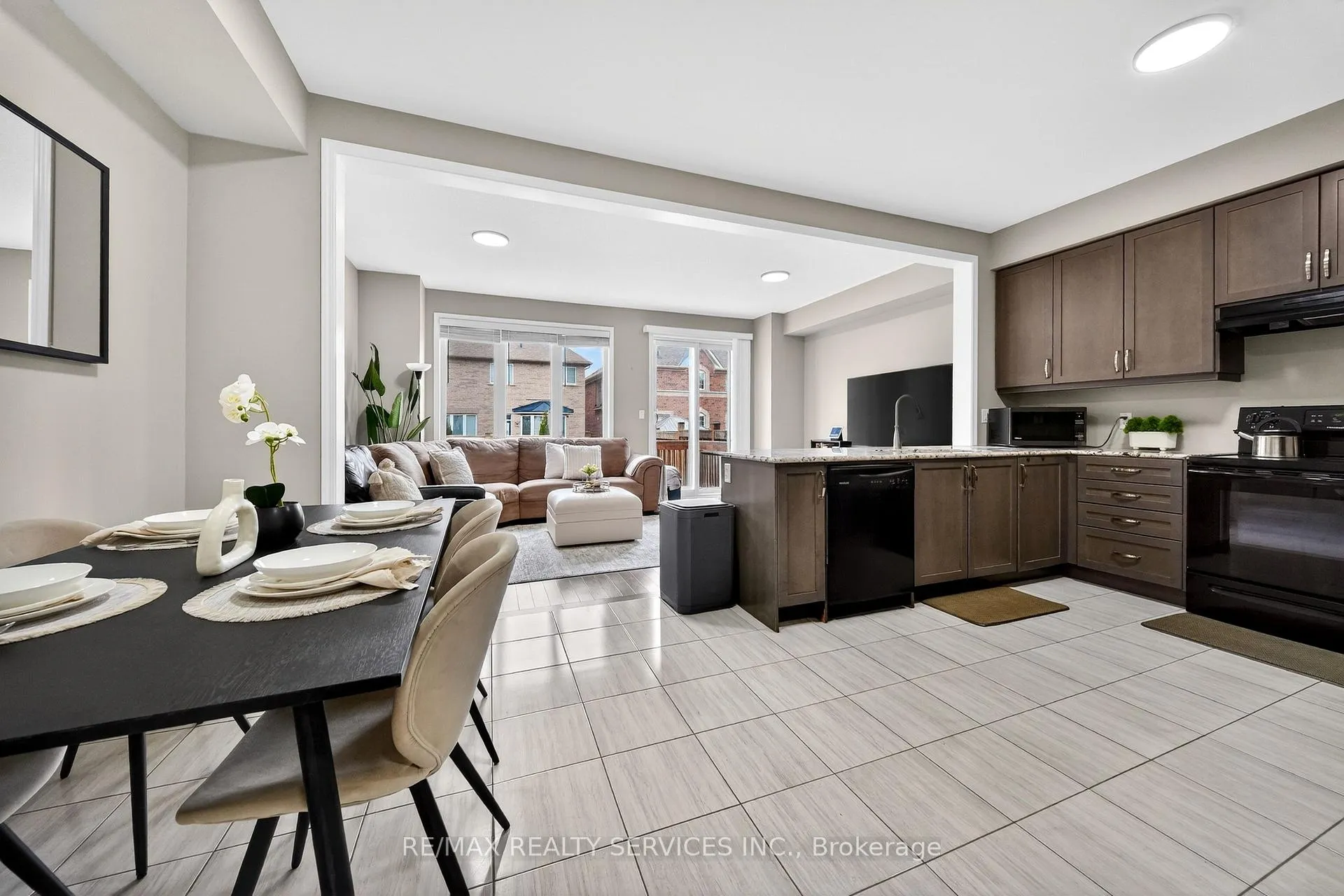 Photo 8 of 76 Phyllis Drive, Caledon, Rural Caledon — HOMEH