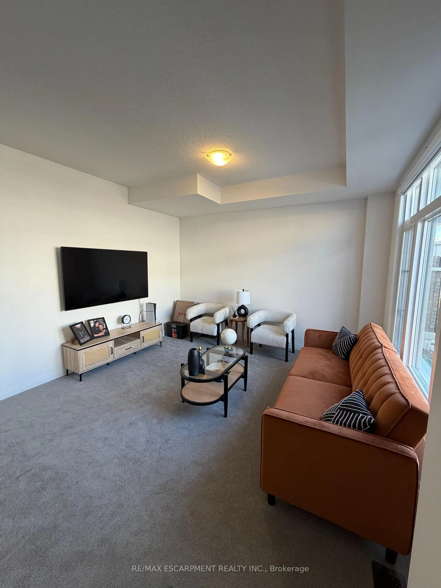 Photo 2 of 460 Provident Way, Hamilton, Mount Hope — HOMEH