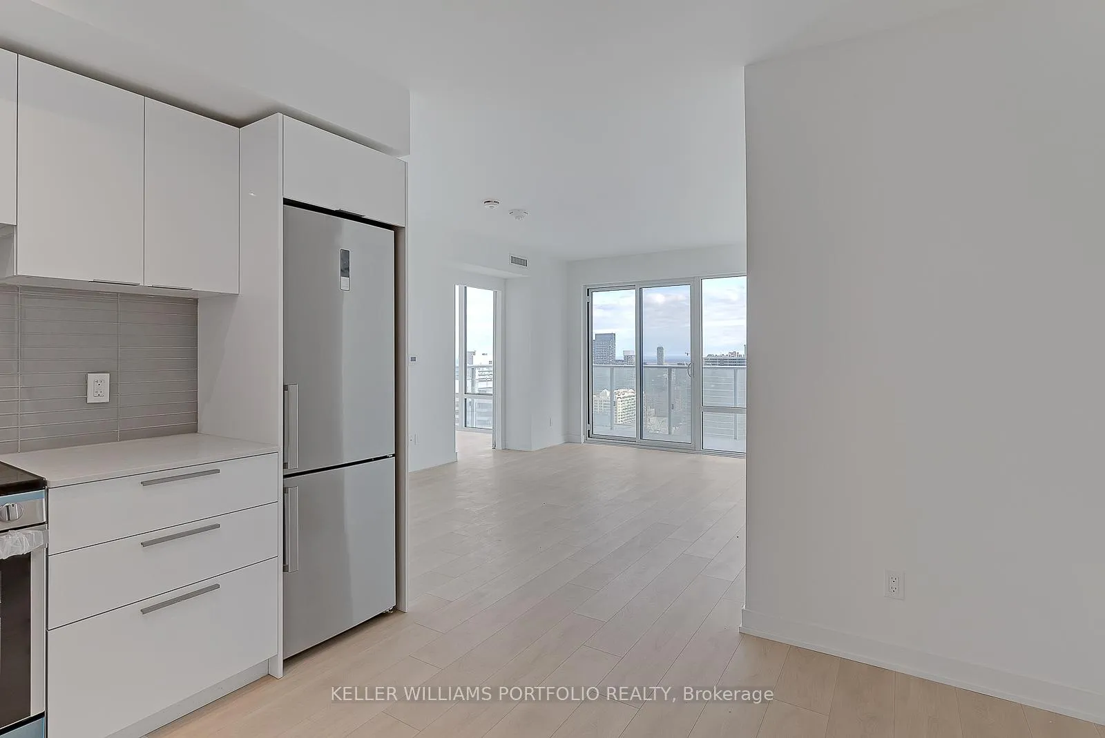 Photo 4 of Unit 3009, 501 Yonge Street, Toronto, Church-Yonge Corridor — HOMEH