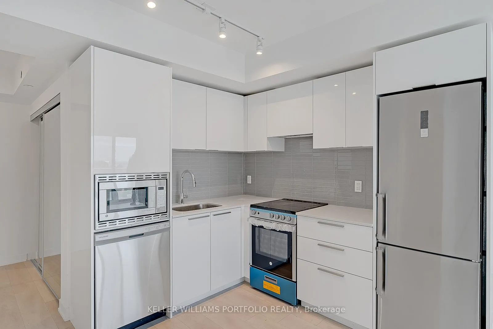 Photo 7 of Unit 3009, 501 Yonge Street, Toronto, Church-Yonge Corridor — HOMEH