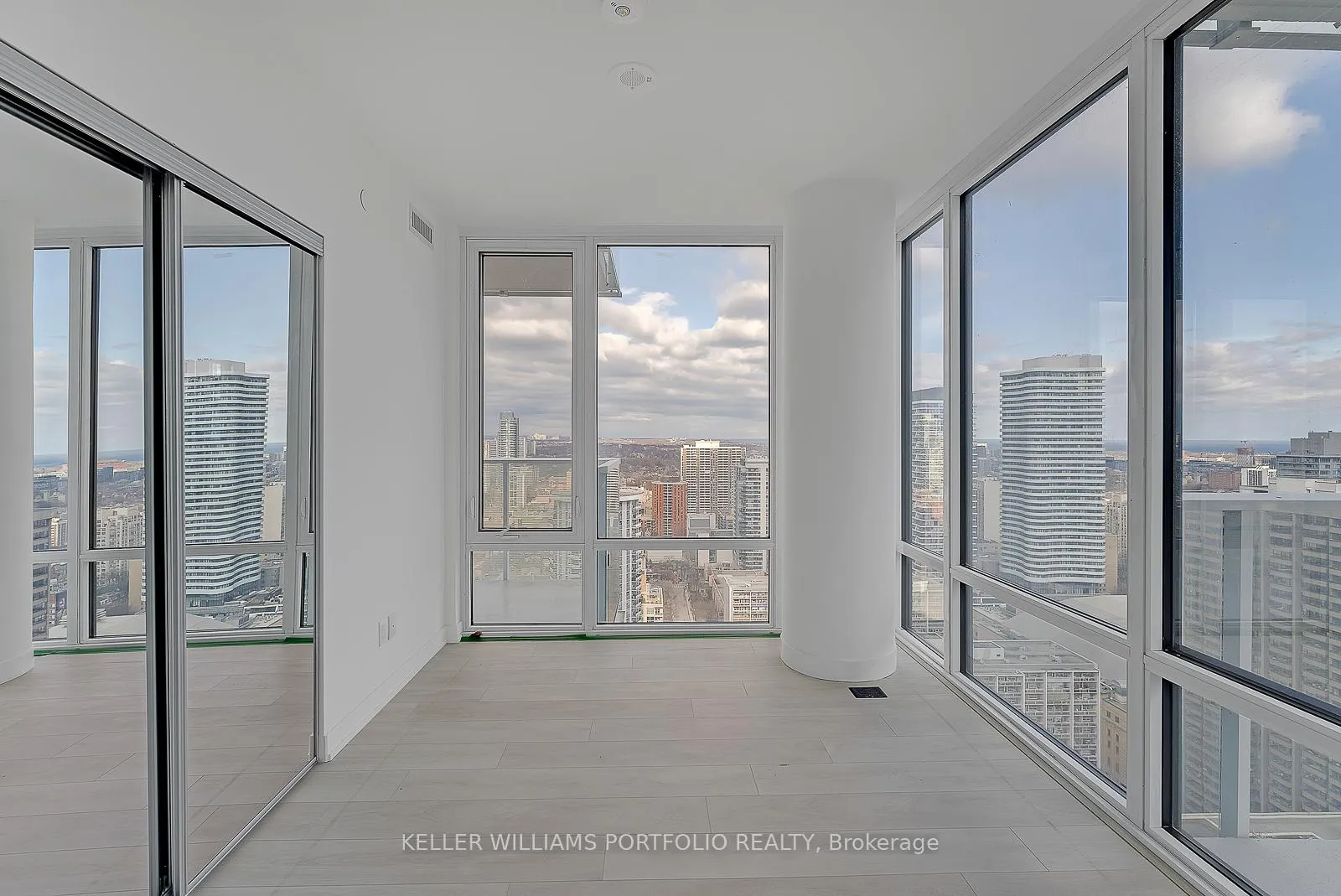 Photo 11 of Unit 3009, 501 Yonge Street, Toronto, Church-Yonge Corridor — HOMEH