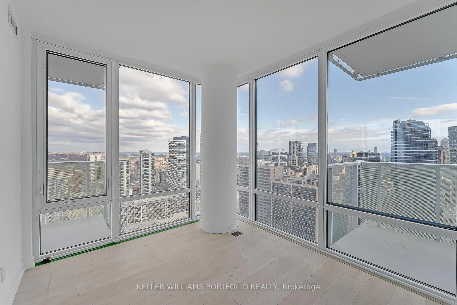 Photo 12 of Unit 3009, 501 Yonge Street, Toronto, Church-Yonge Corridor — HOMEH