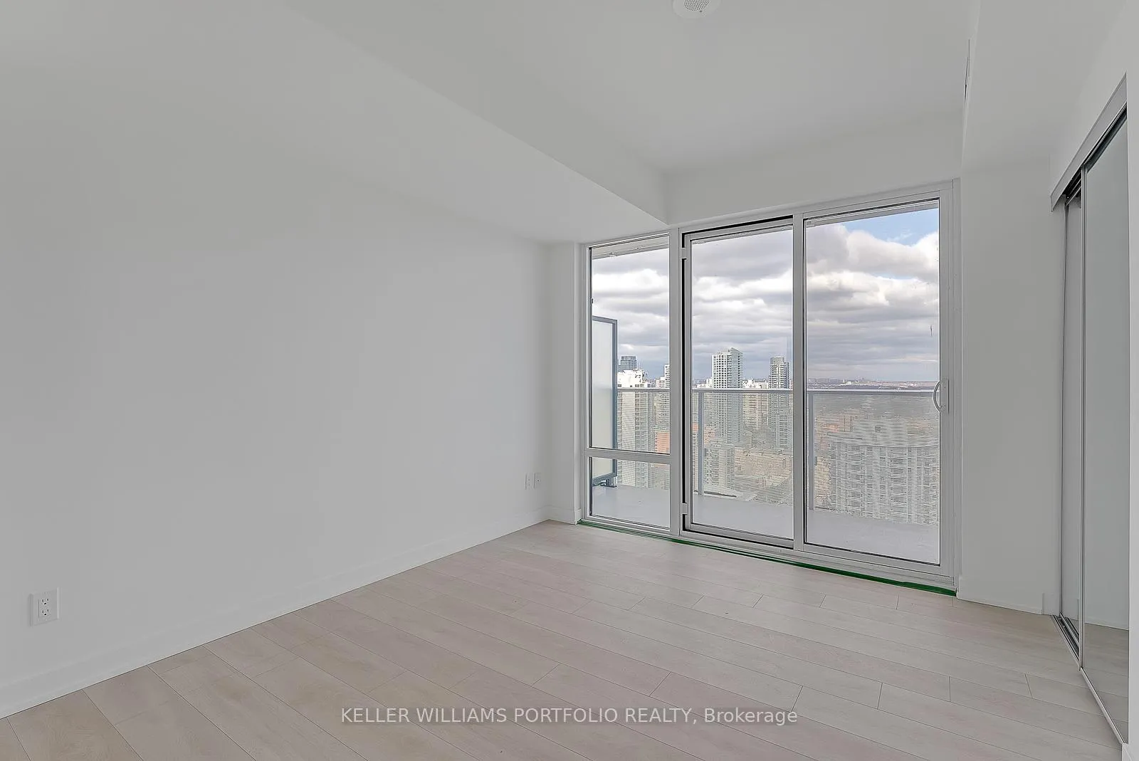 Photo 14 of Unit 3009, 501 Yonge Street, Toronto, Church-Yonge Corridor — HOMEH