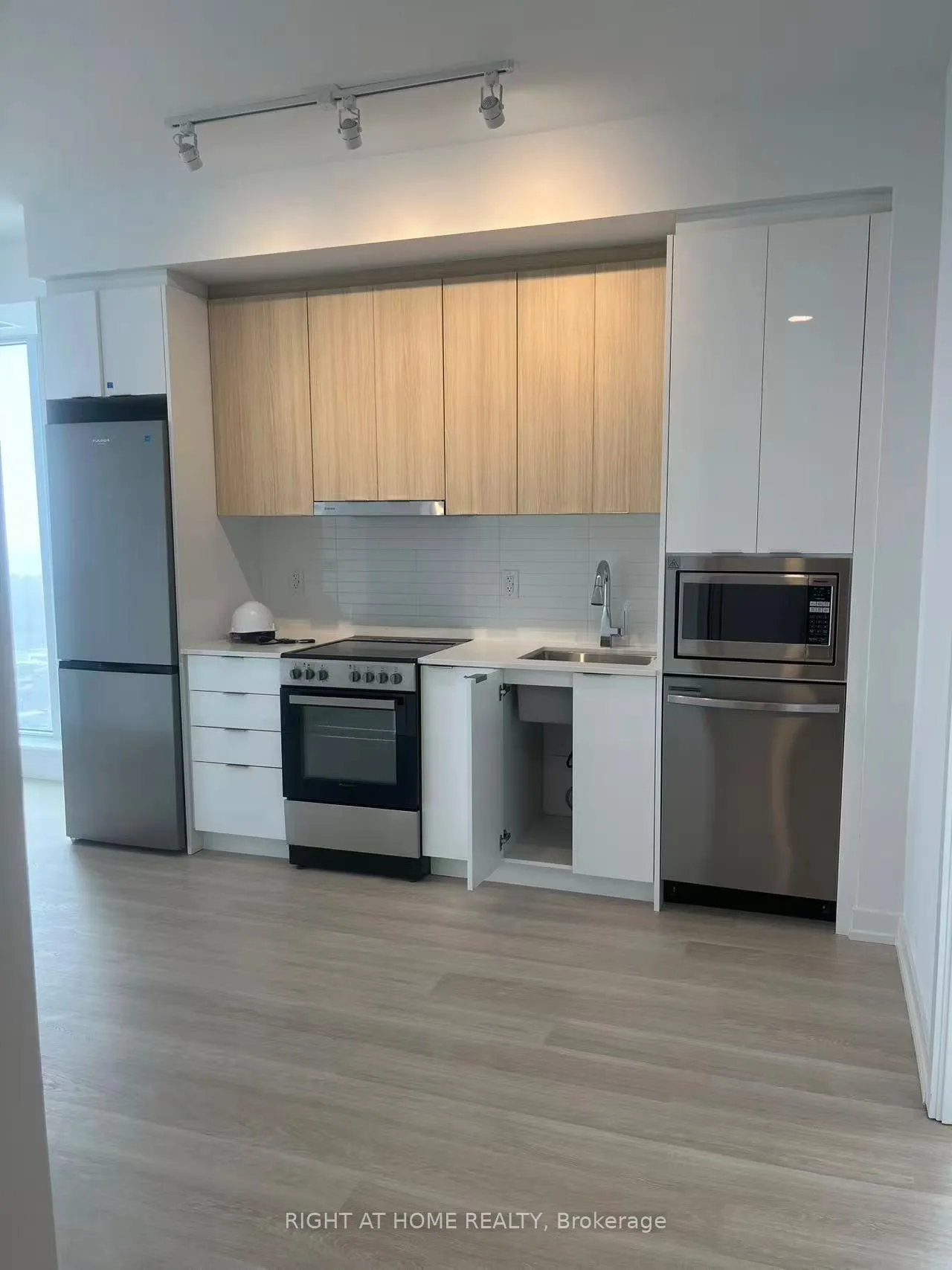 Photo 5 of Unit A2009, 9763 Markham Road, Markham, Greensborough — HOMEH