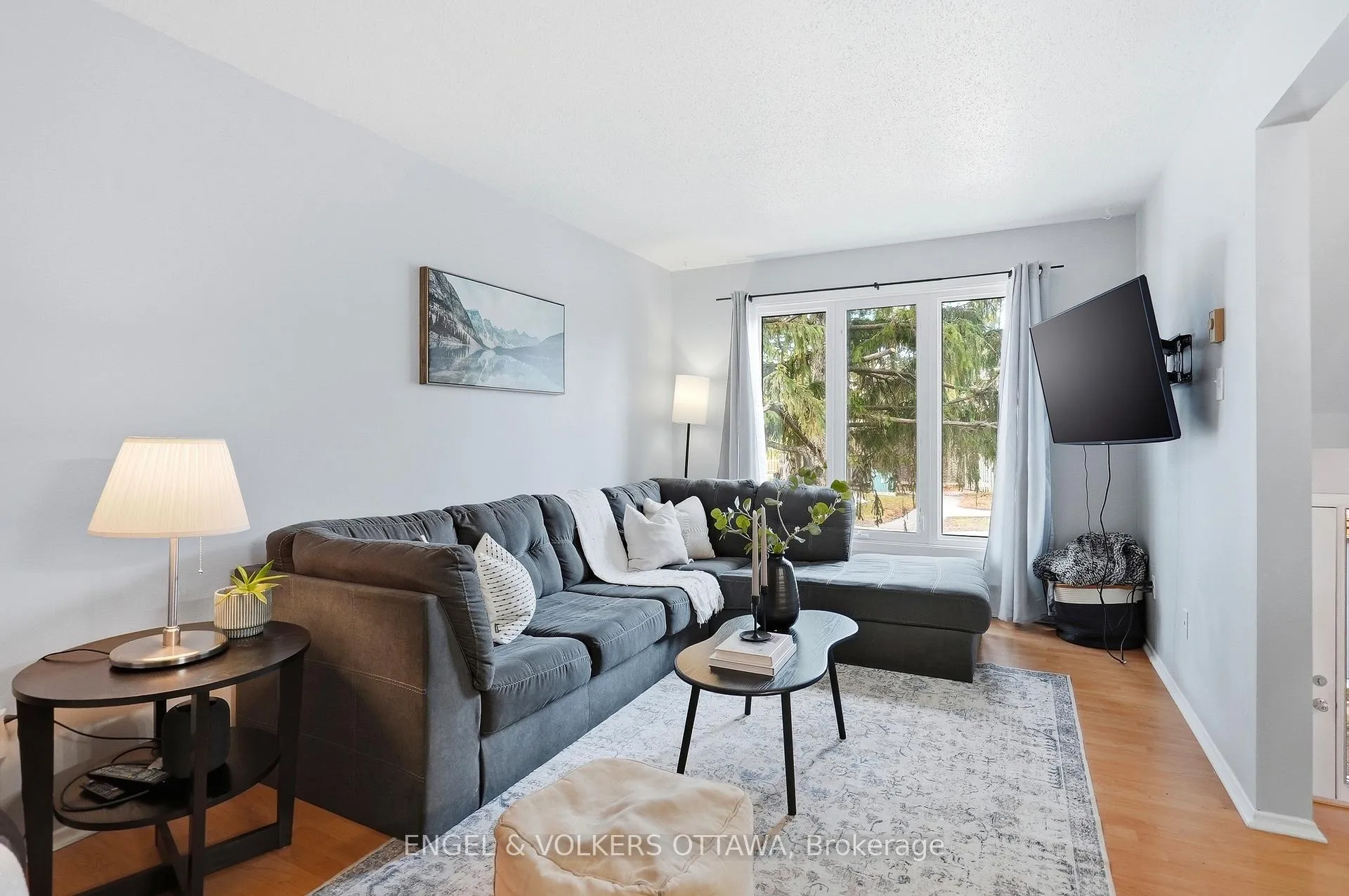 Photo 5 of 122 Salter Crescent, Ottawa, Kanata - Beaverbrook — HOMEH