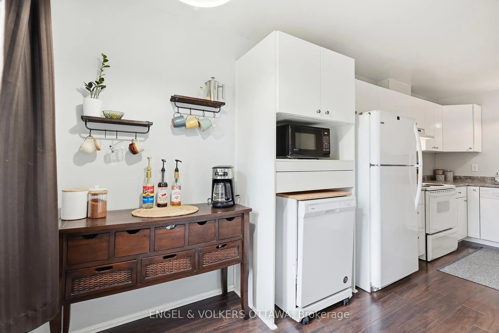 Photo 9 of 122 Salter Crescent, Ottawa, Kanata - Beaverbrook — HOMEH