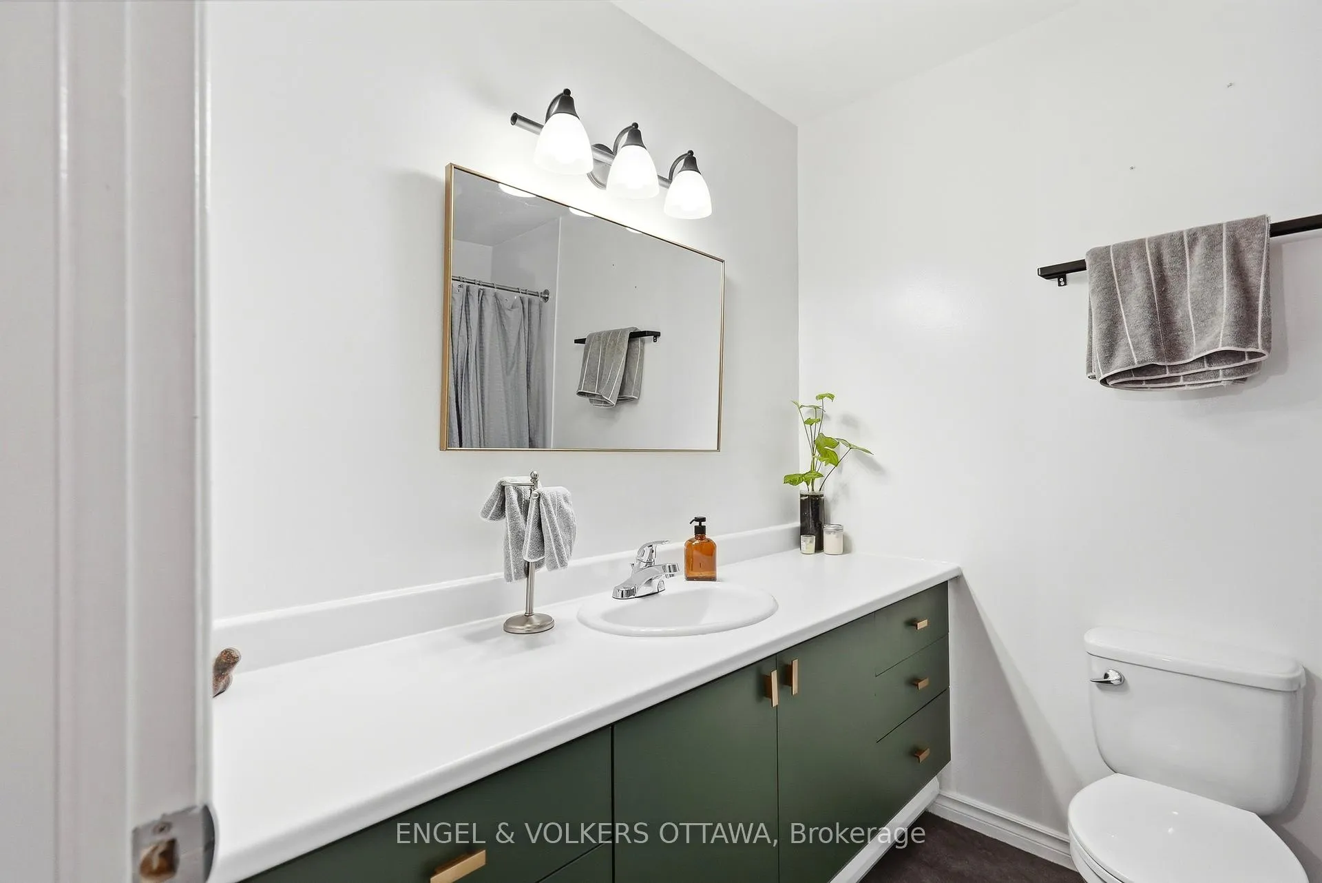 Photo 15 of 122 Salter Crescent, Ottawa, Kanata - Beaverbrook — HOMEH
