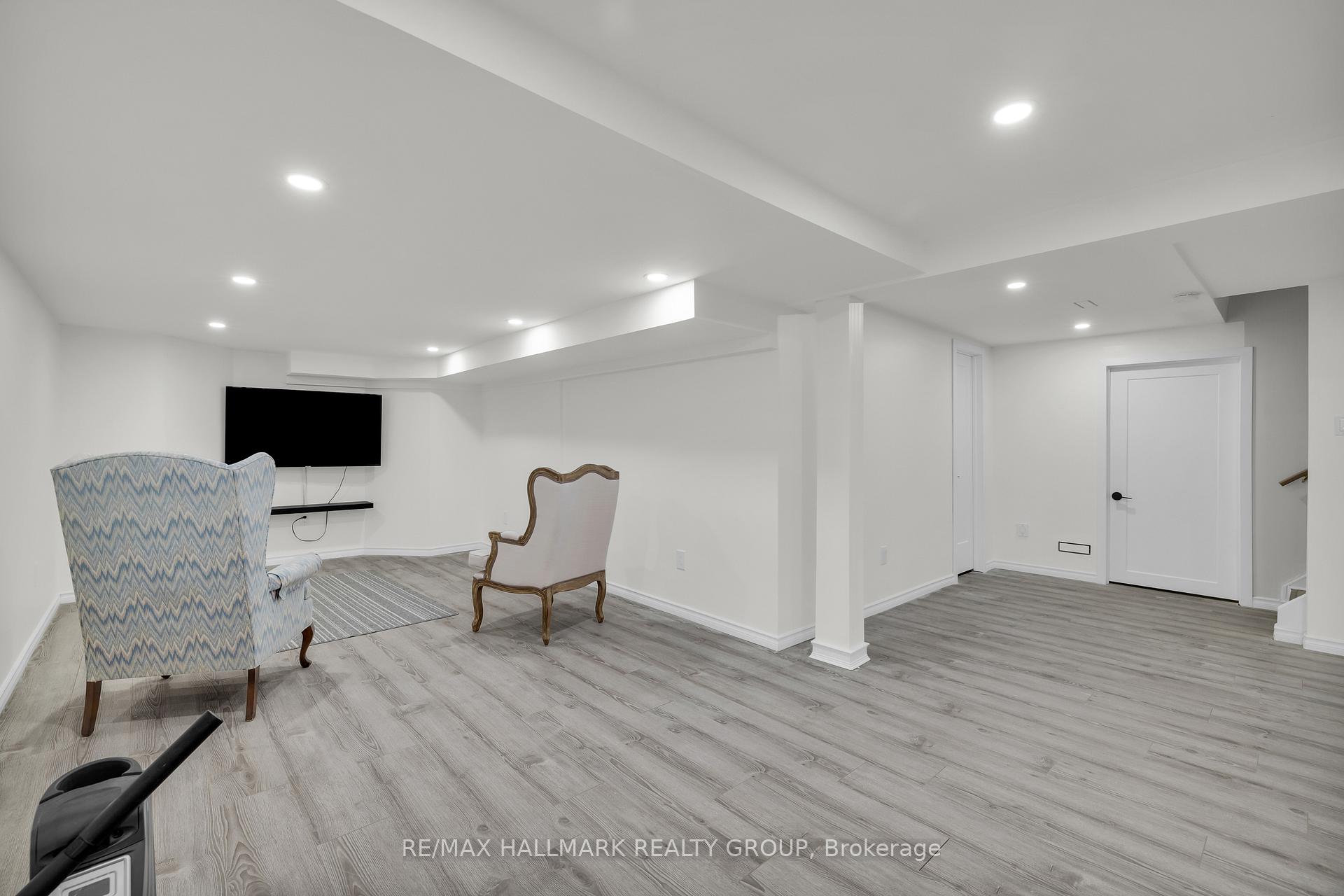 Photo 34 of 16 Allenby Road, Ottawa, Kanata - Morgan's Grant/South March — HOMEH