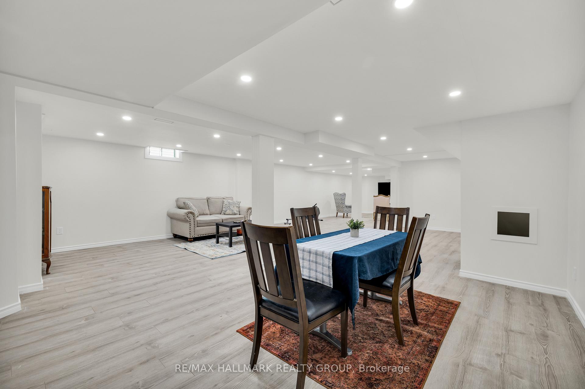 Photo 36 of 16 Allenby Road, Ottawa, Kanata - Morgan's Grant/South March — HOMEH