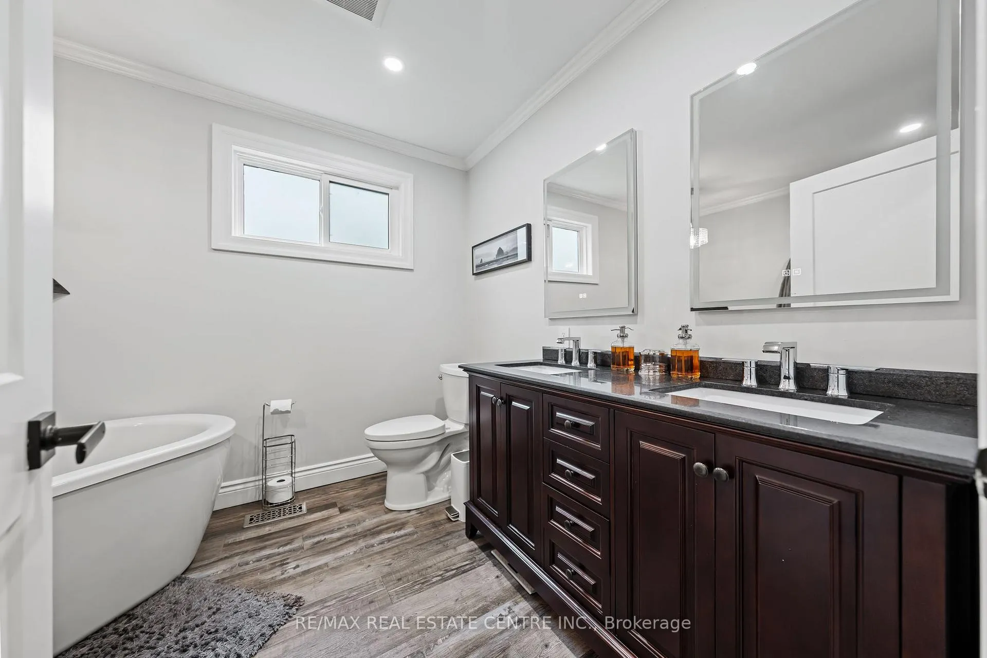 Photo 15 of 1 Hughson Street, North Dumfries — HOMEH