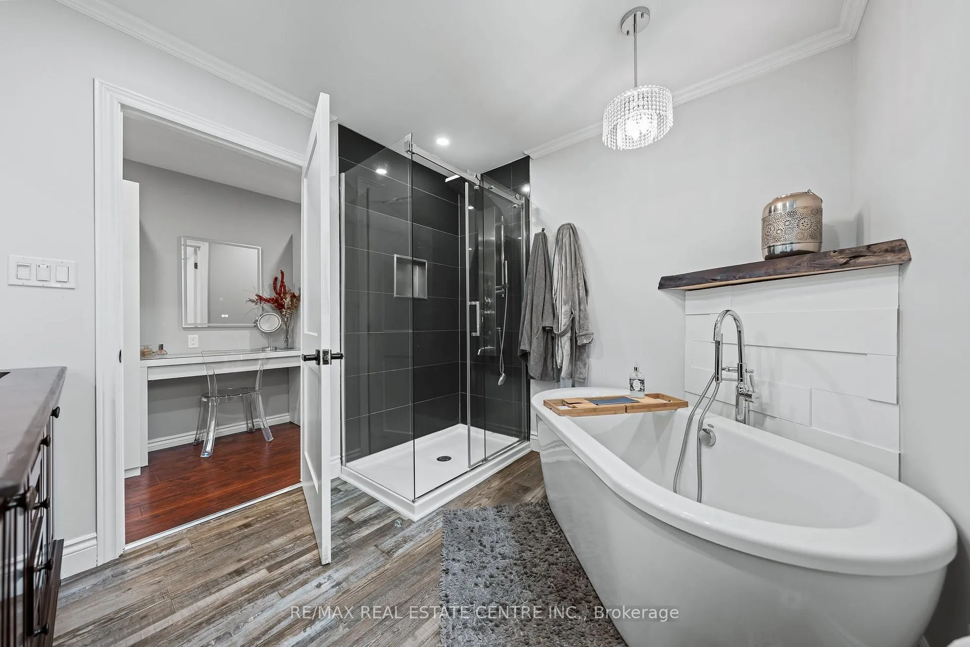 Photo 16 of 1 Hughson Street, North Dumfries — HOMEH