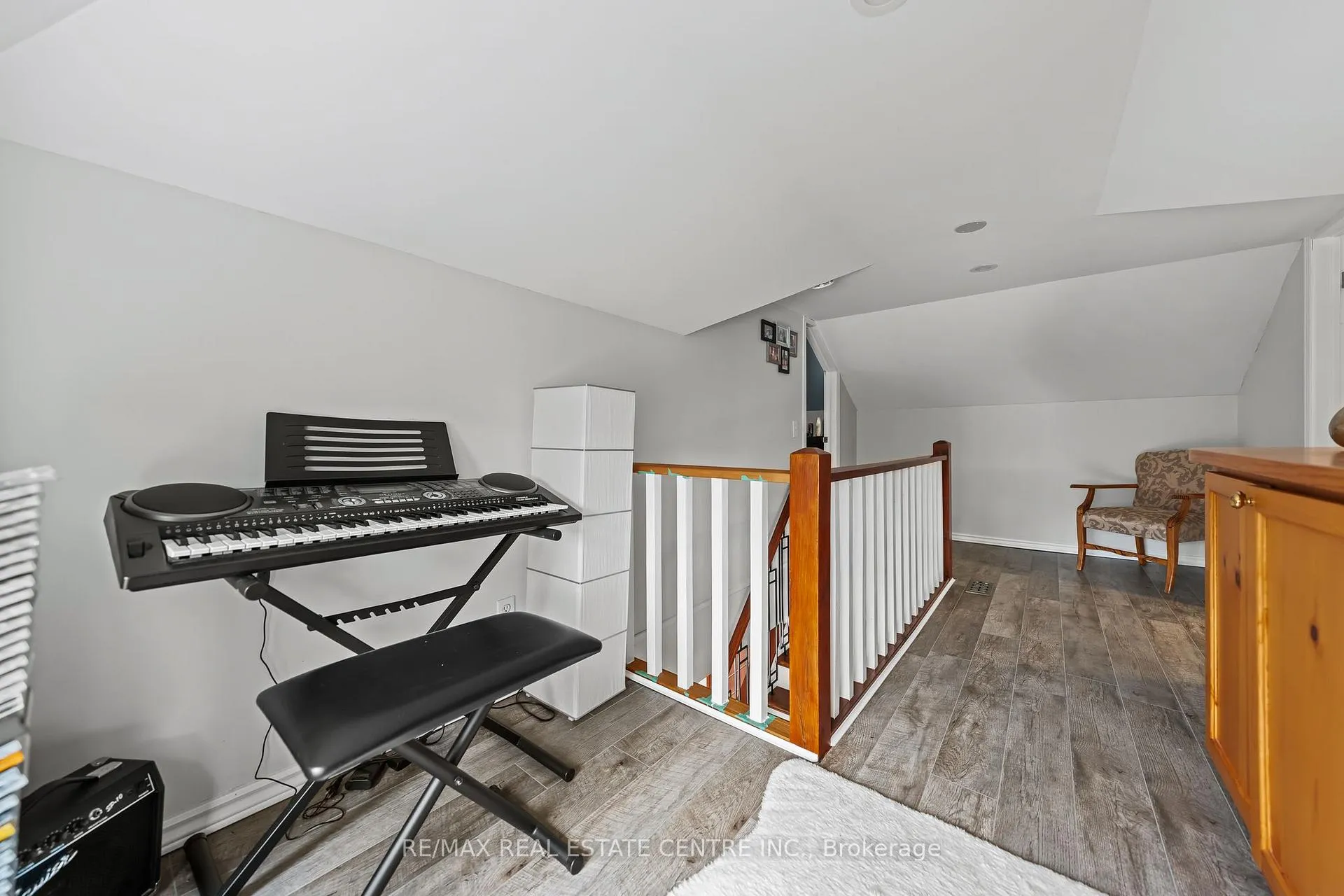 Photo 21 of 1 Hughson Street, North Dumfries — HOMEH