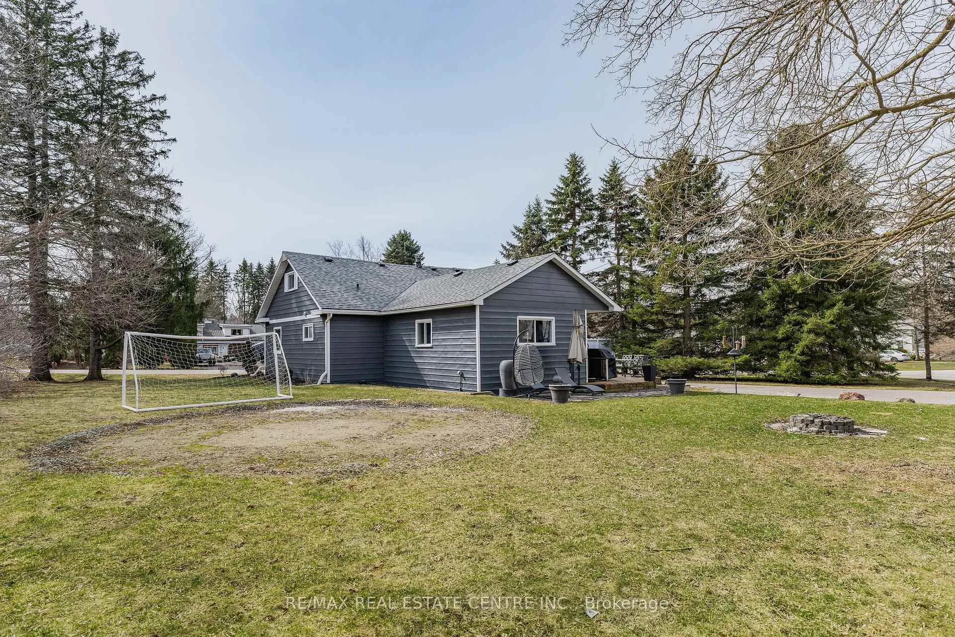Photo 38 of 1 Hughson Street, North Dumfries — HOMEH