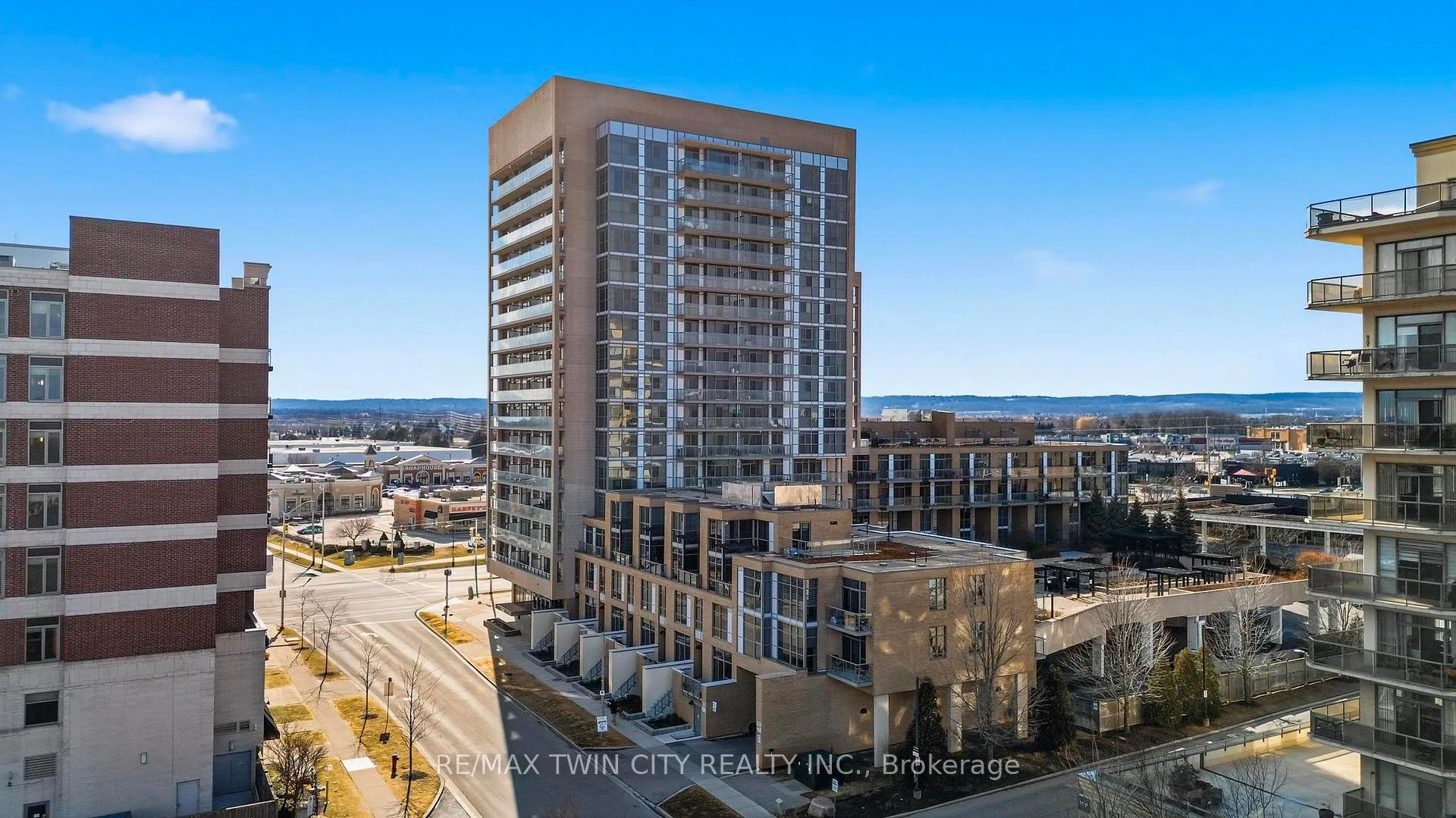 Photo 2 of Unit 1507, 1940 Ironstone Drive, Burlington, Uptown — HOMEH