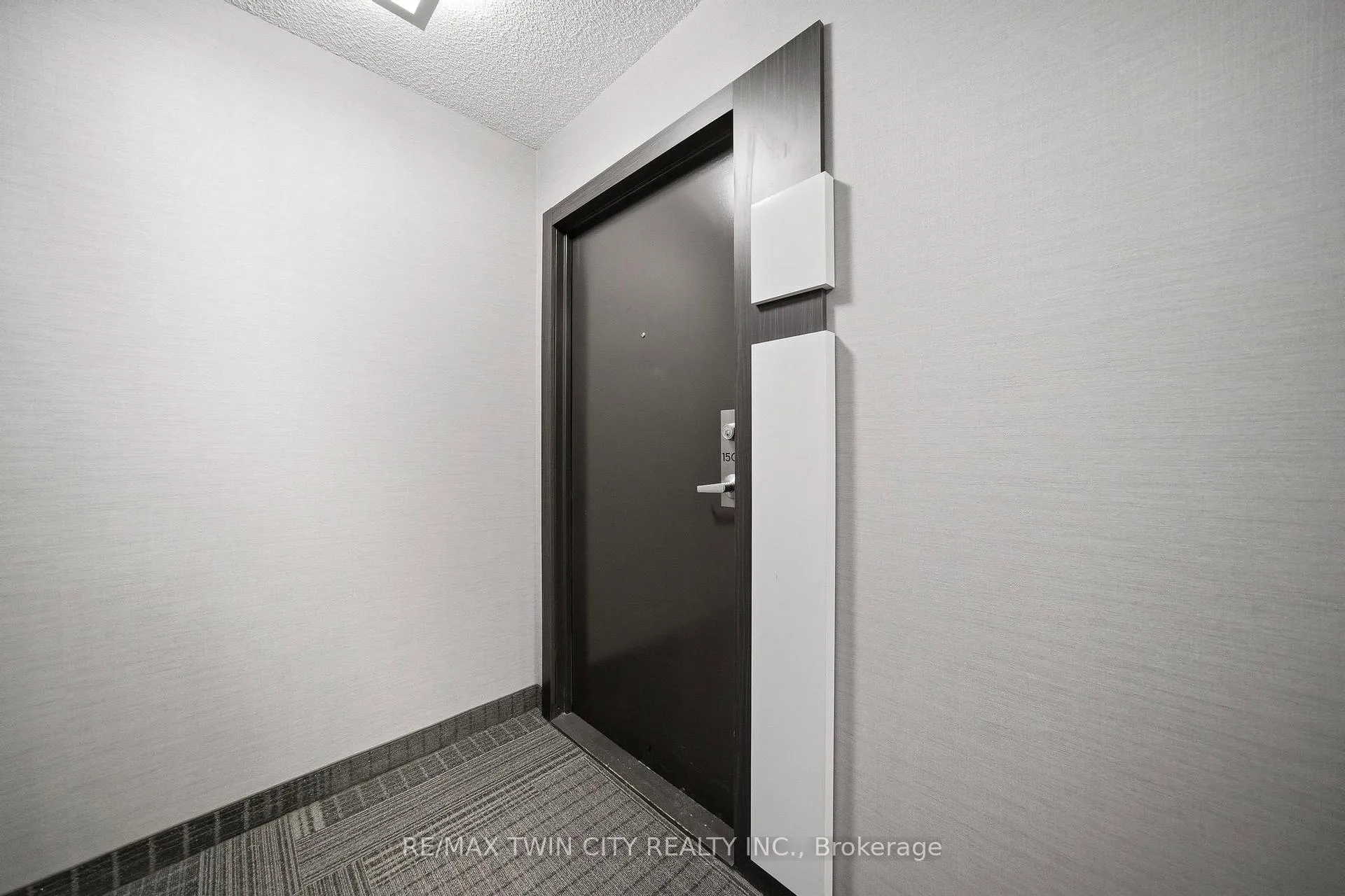 Photo 3 of Unit 1507, 1940 Ironstone Drive, Burlington, Uptown — HOMEH